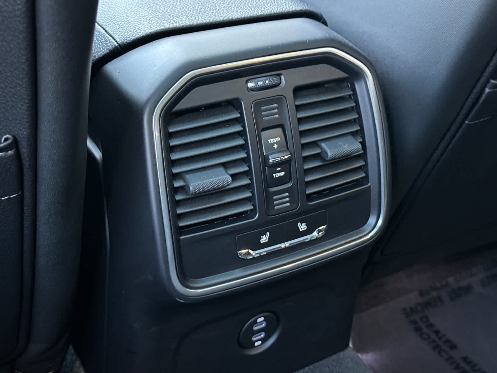 Thumbnail: 2025 Porsche Macan - 14