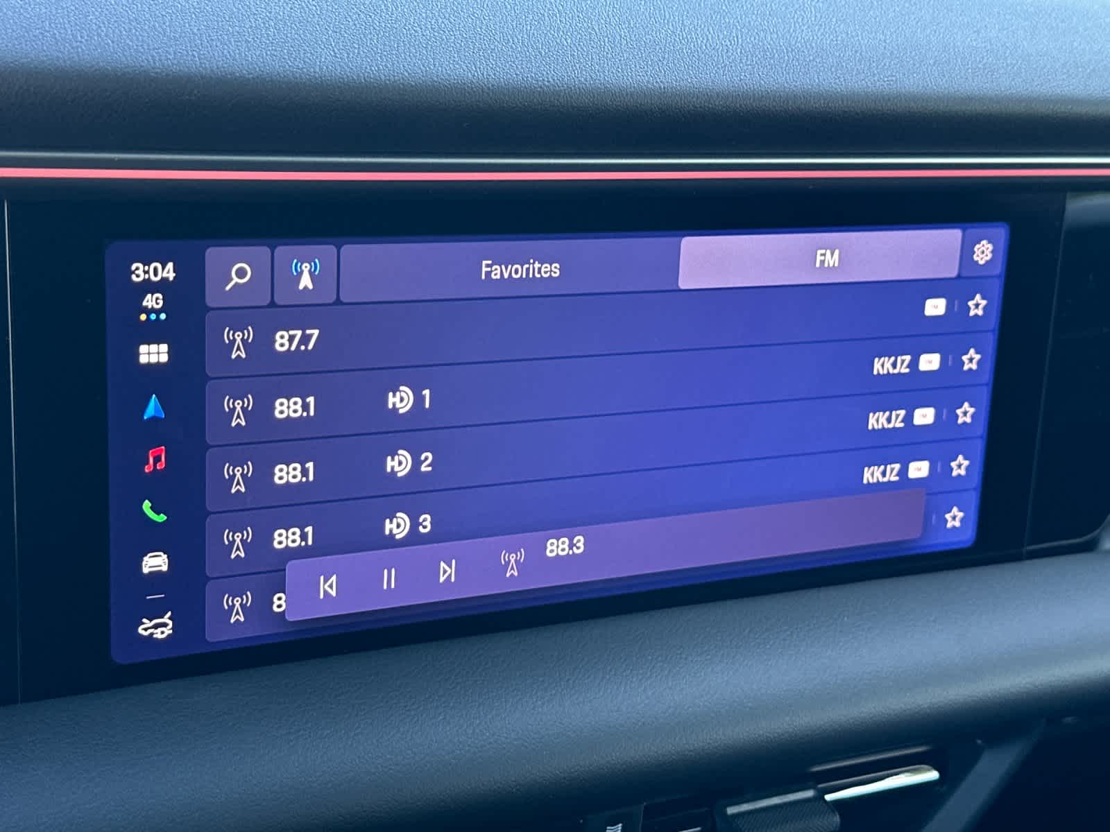 Thumbnail: 2026 Porsche Macan - 21