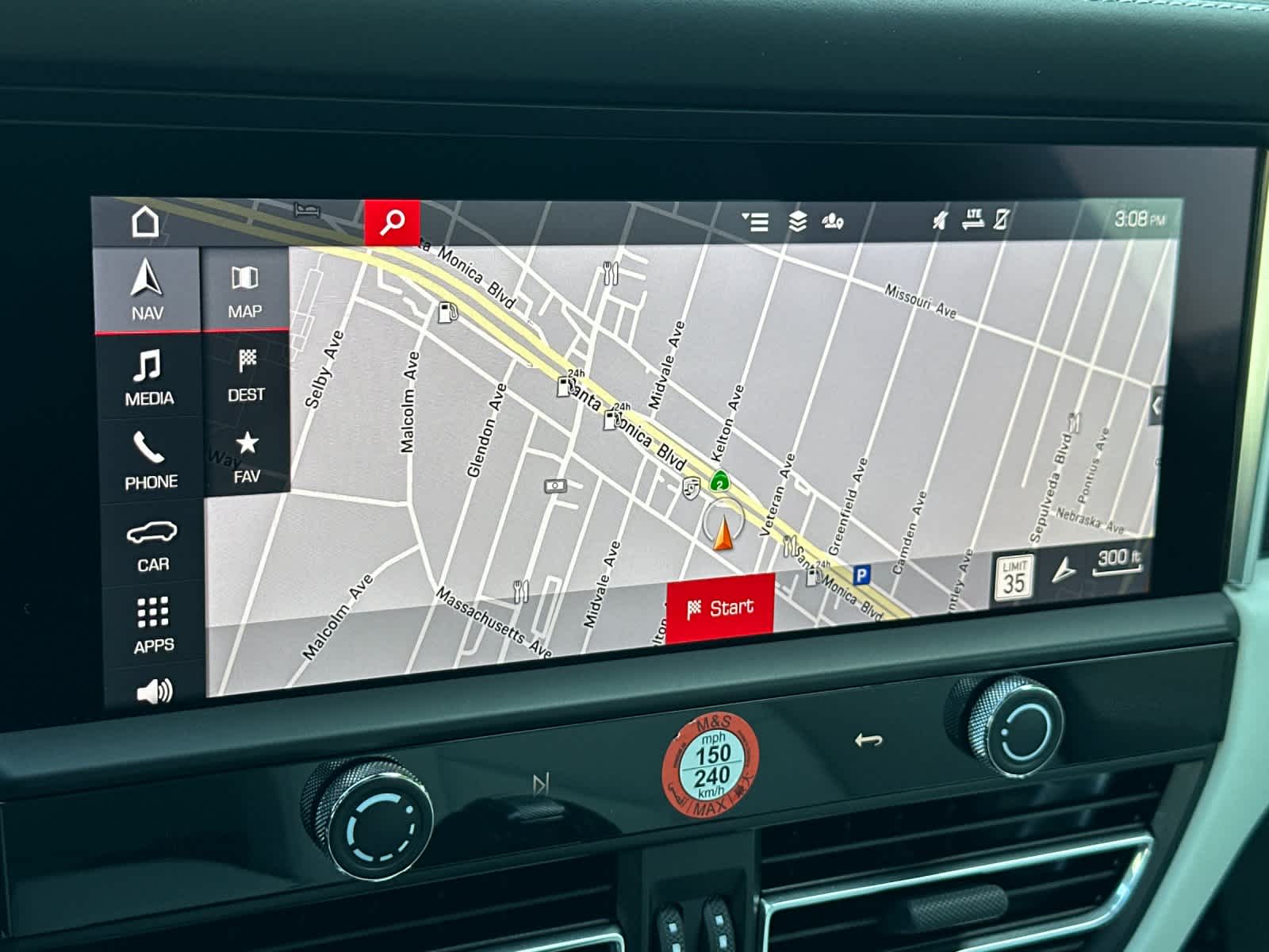 Thumbnail: 2025 Porsche Macan - 21