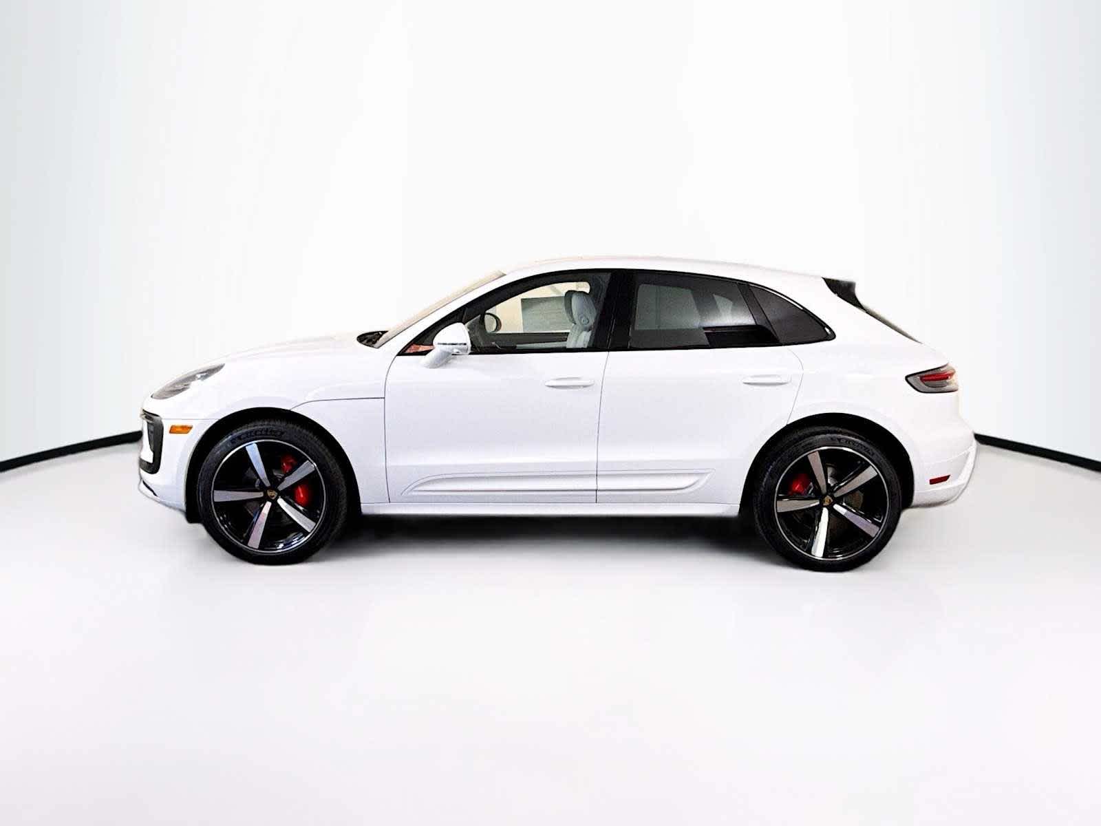 Thumbnail: 2026 Porsche Macan - 2