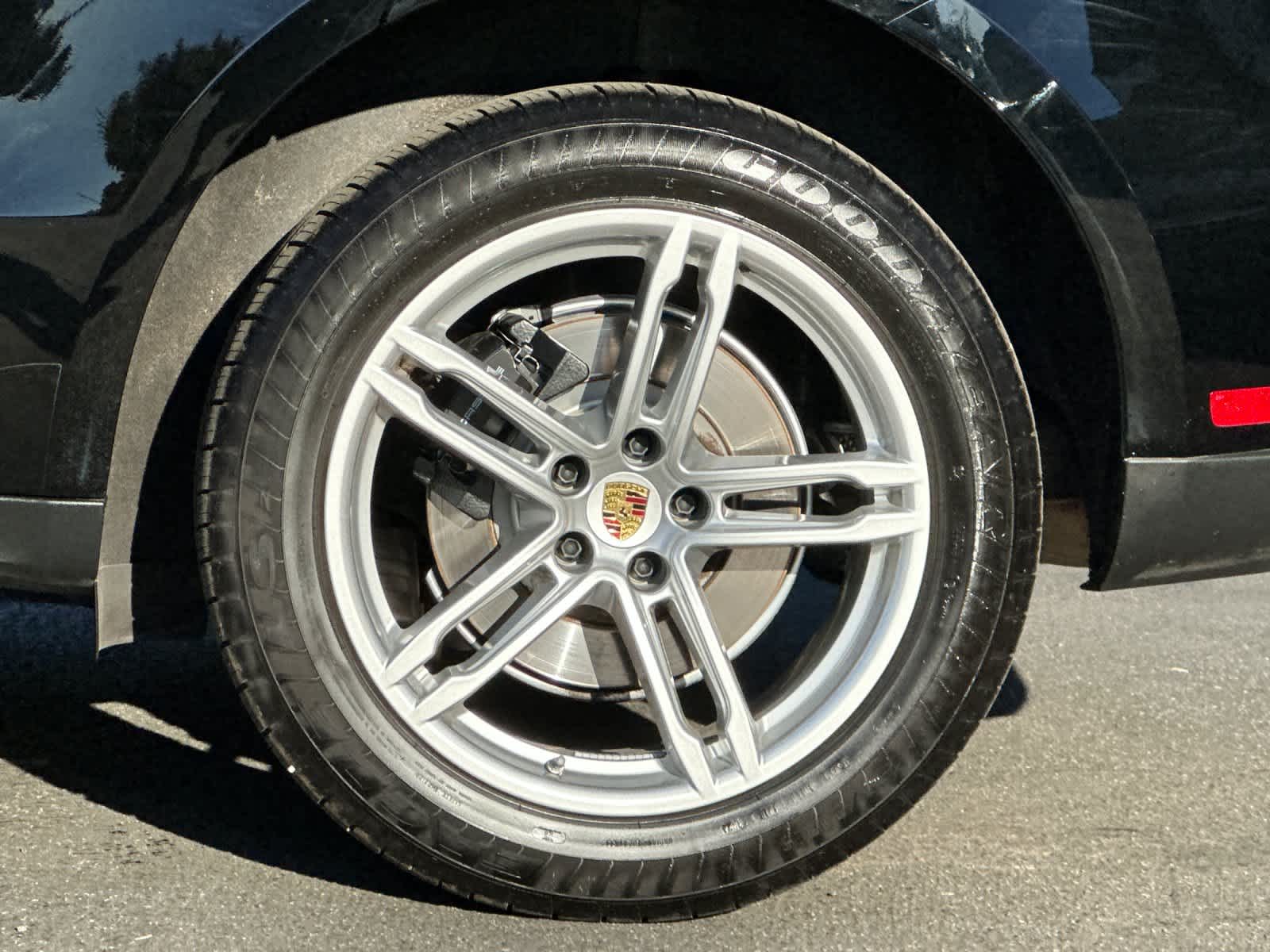 Thumbnail: 2025 Porsche Macan - 30