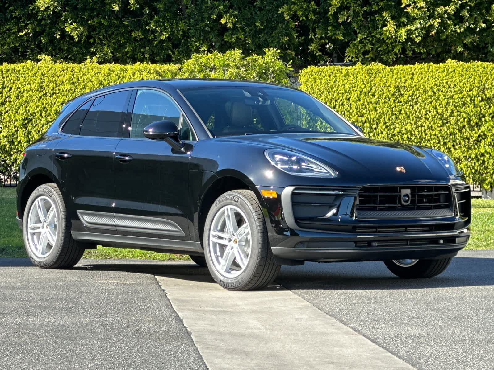 Thumbnail: 2026 Porsche Macan - 10