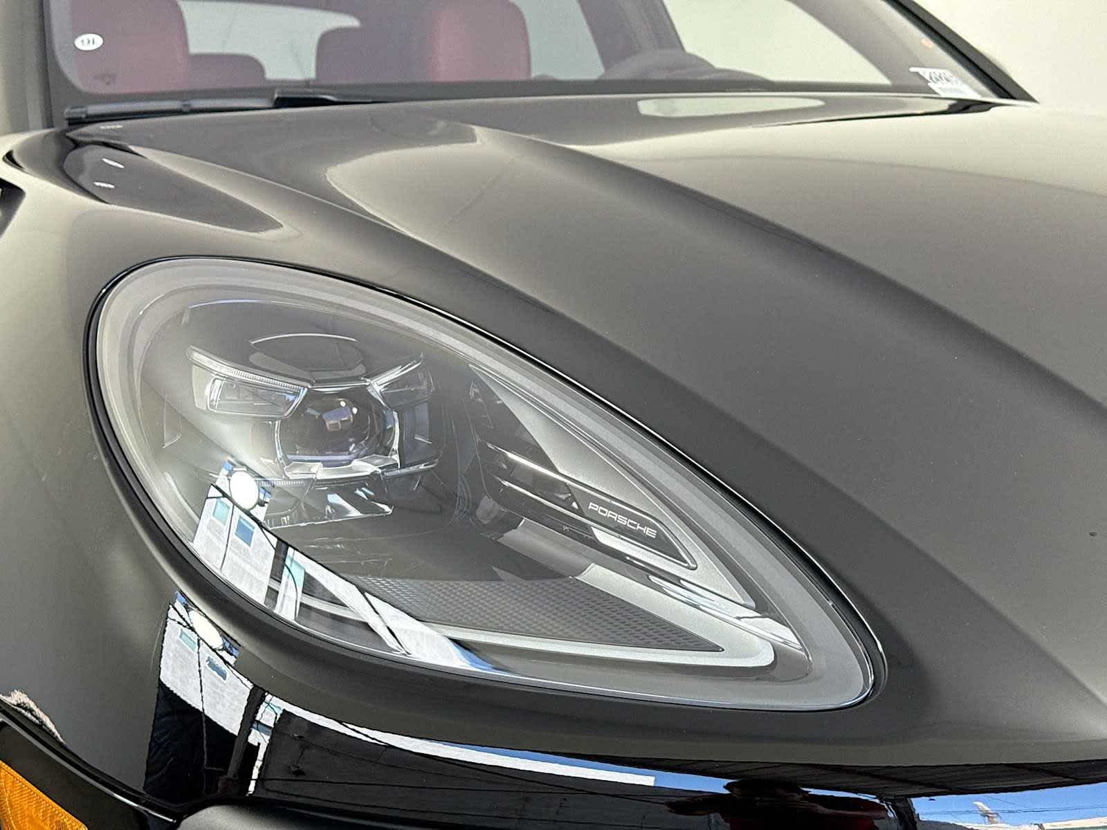 Thumbnail: 2025 Porsche Macan - 28