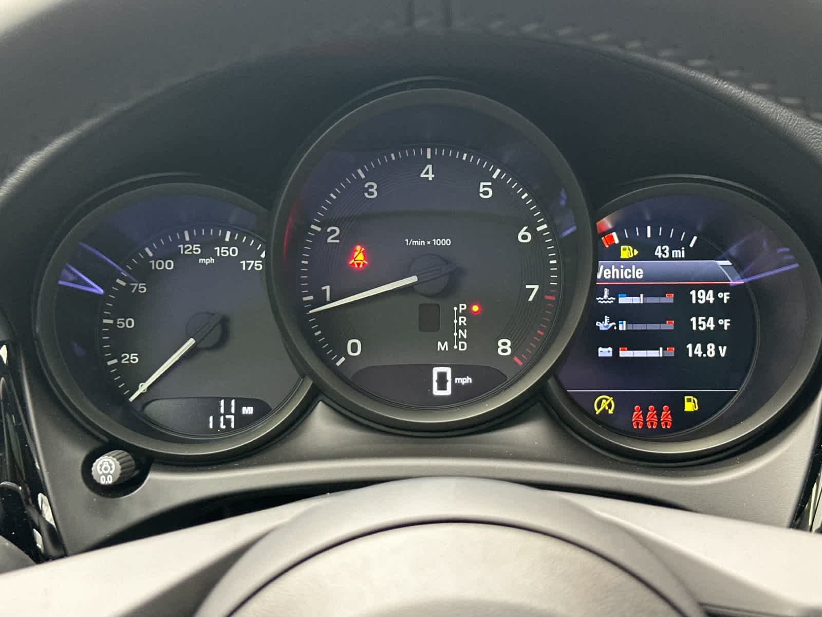 Thumbnail: 2026 Porsche Macan - 29