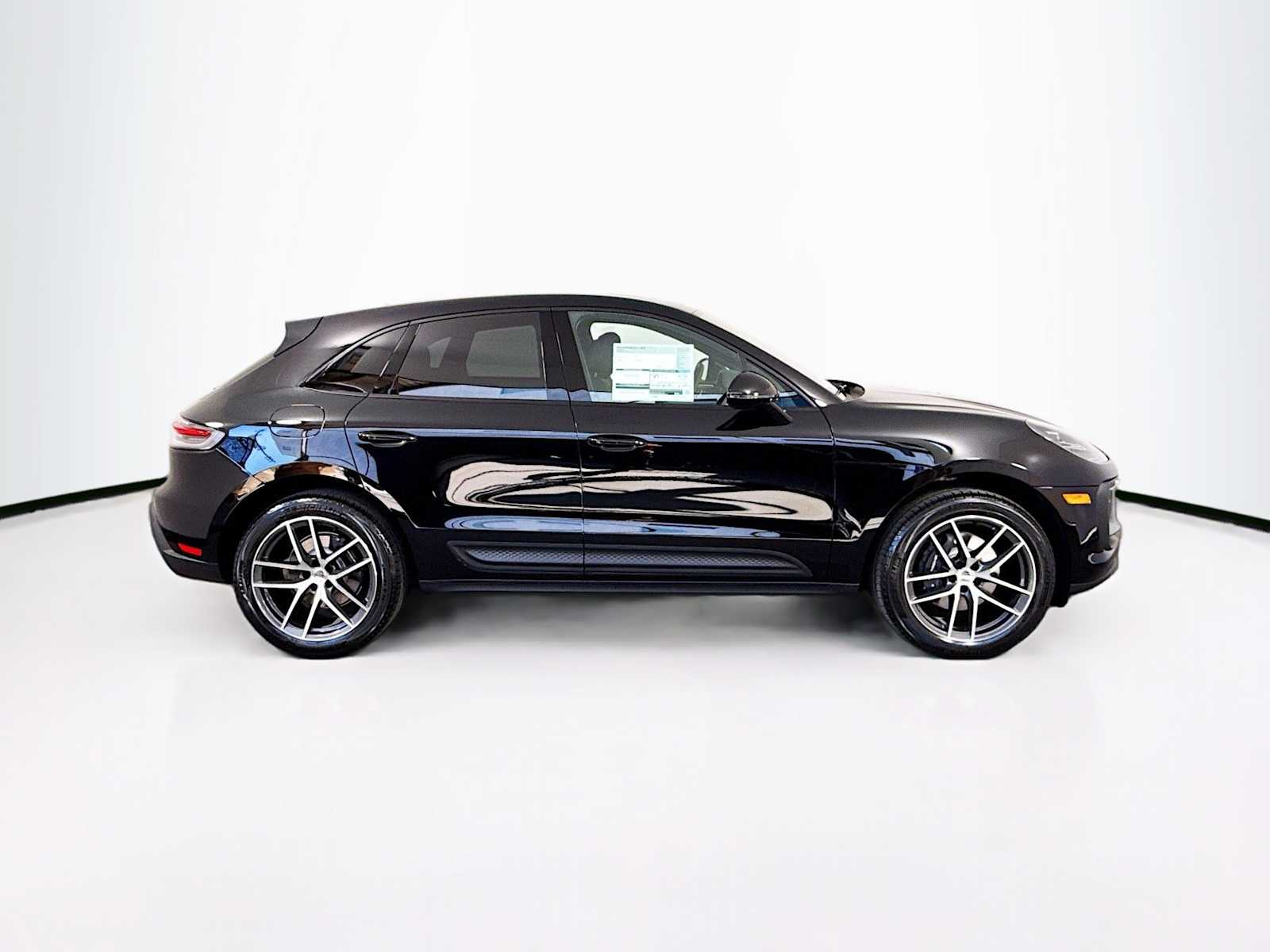 Thumbnail: 2025 Porsche Macan - 8