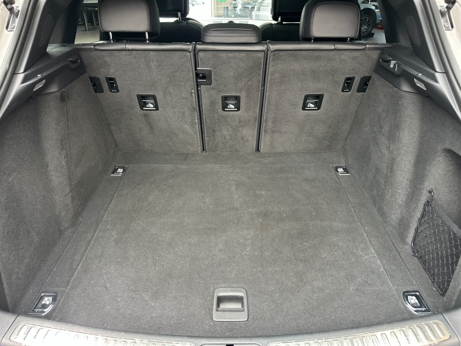 Thumbnail: 2025 Porsche Macan - 16