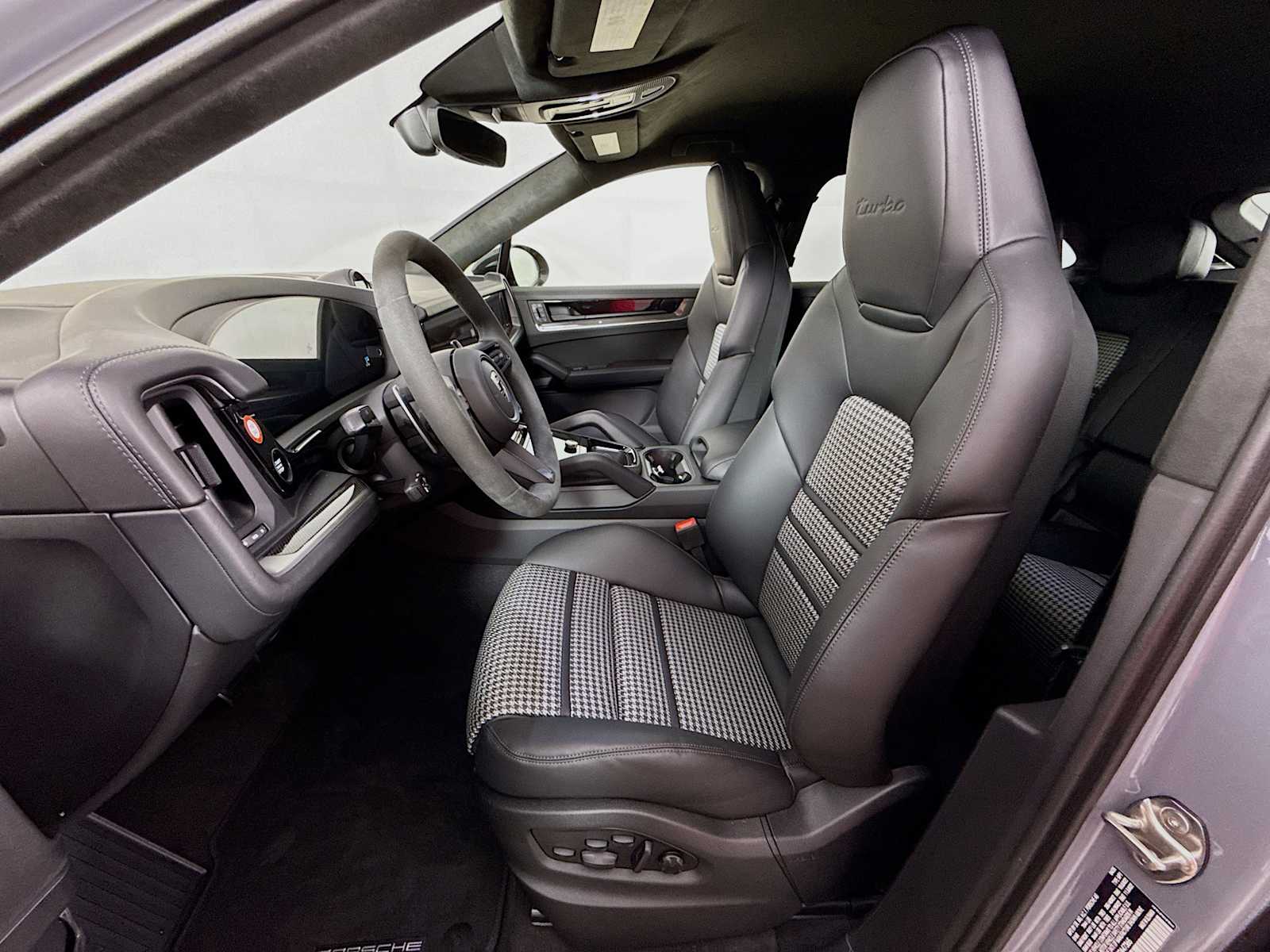 Thumbnail: 2025 Porsche Cayenne - 5