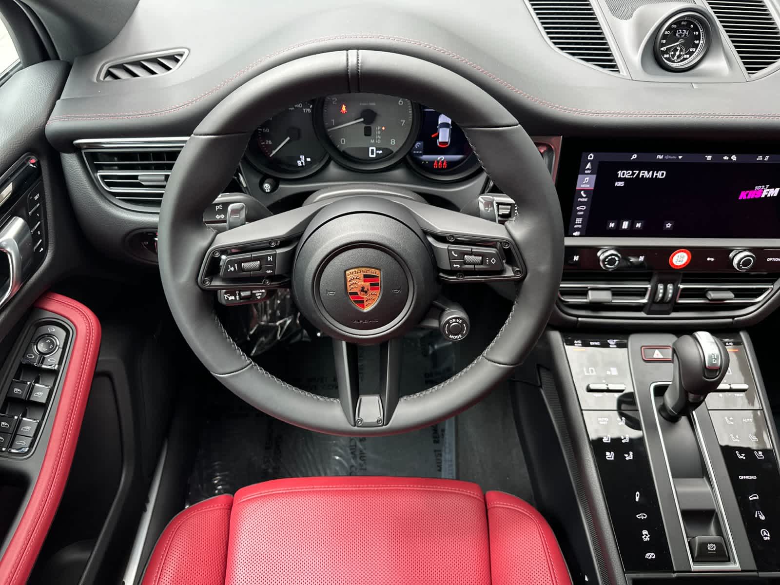 Thumbnail: 2026 Porsche Macan - 15