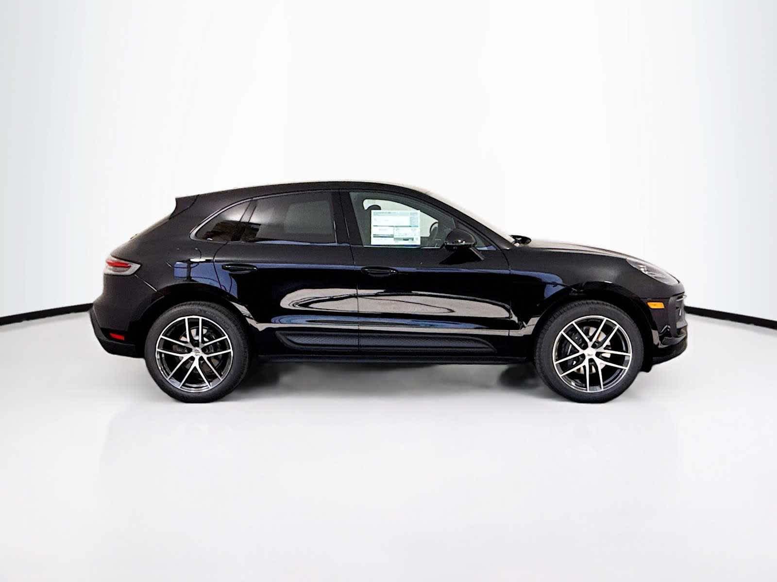 Thumbnail: 2026 Porsche Macan - 8