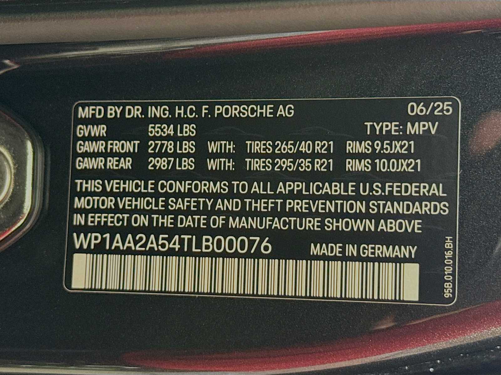 Thumbnail: 2026 Porsche Macan - 25