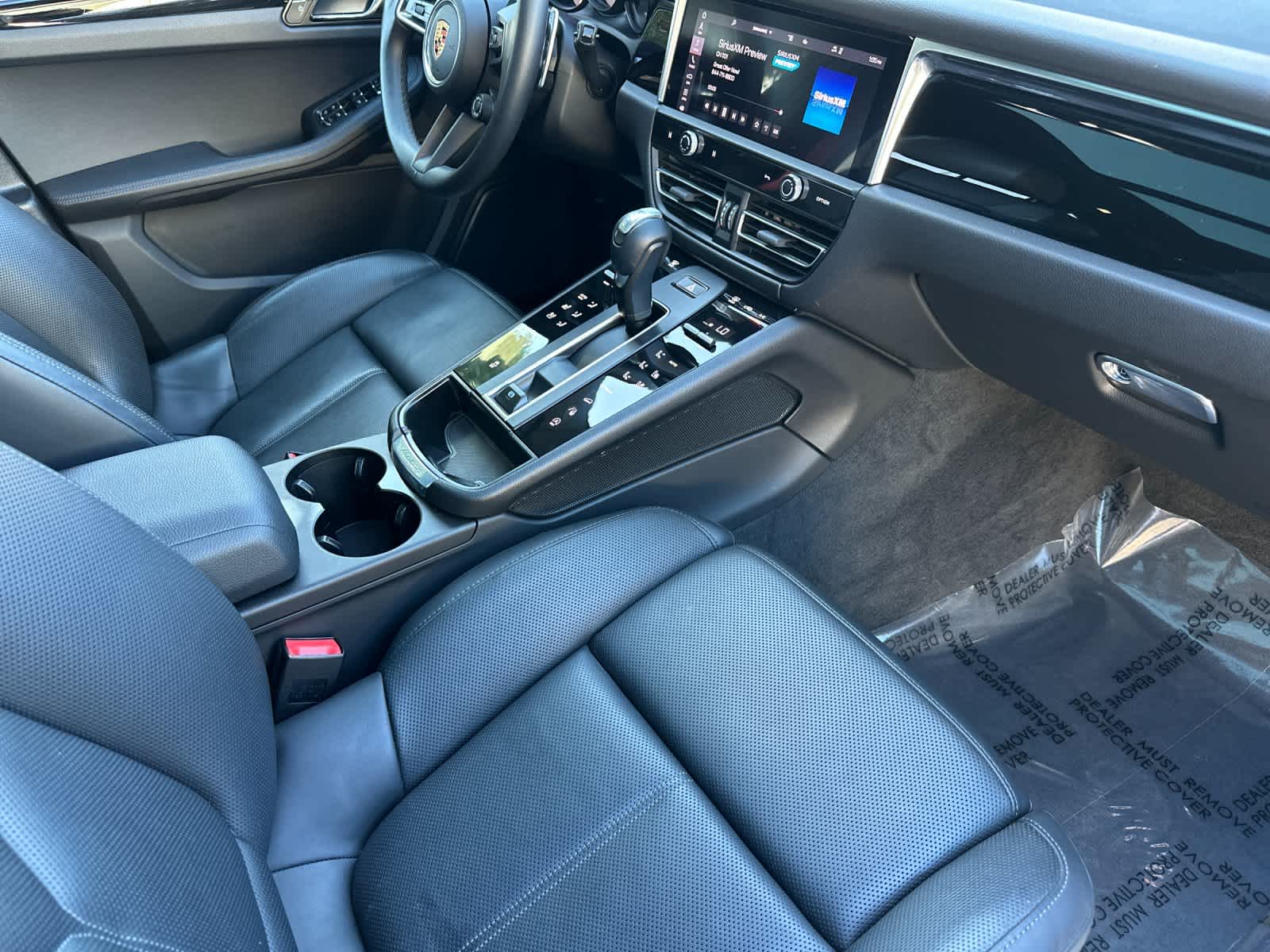 Thumbnail: 2023 Porsche Macan - 17