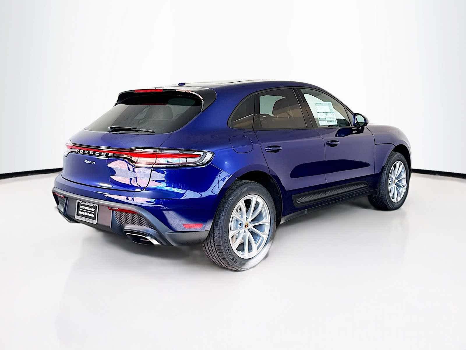 Thumbnail: 2026 Porsche Macan - 9