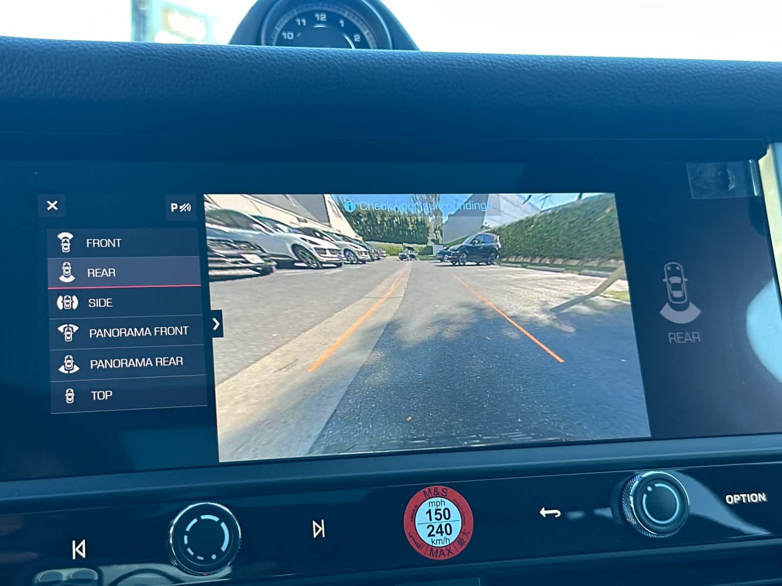 Thumbnail: 2026 Porsche Macan - 22