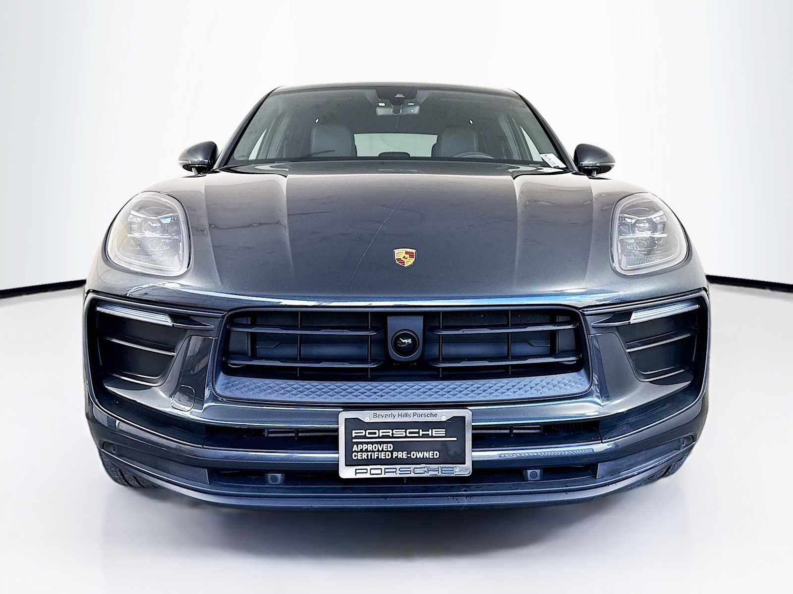 Thumbnail: 2023 Porsche Macan - 6