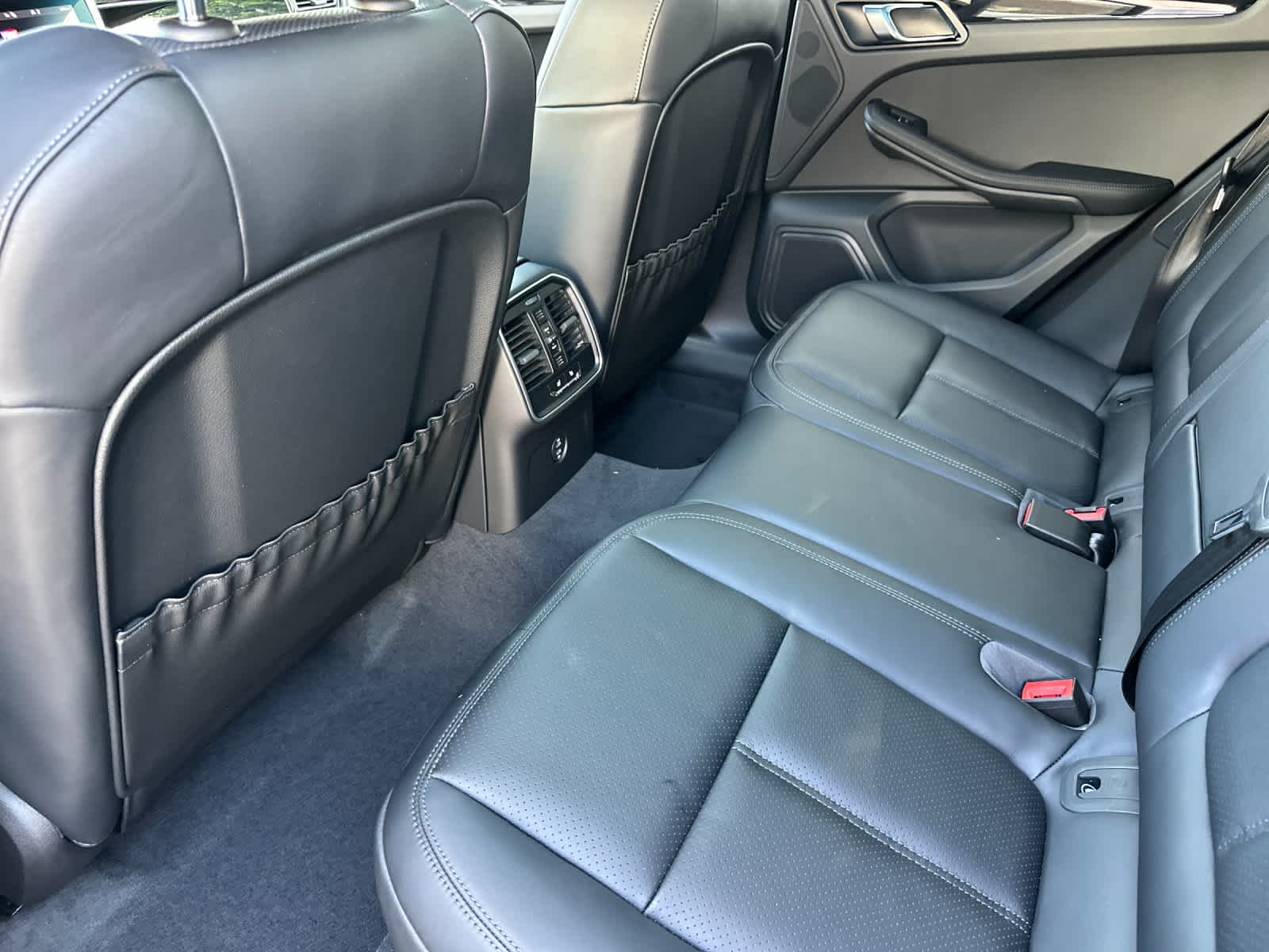 Thumbnail: 2026 Porsche Macan - 13