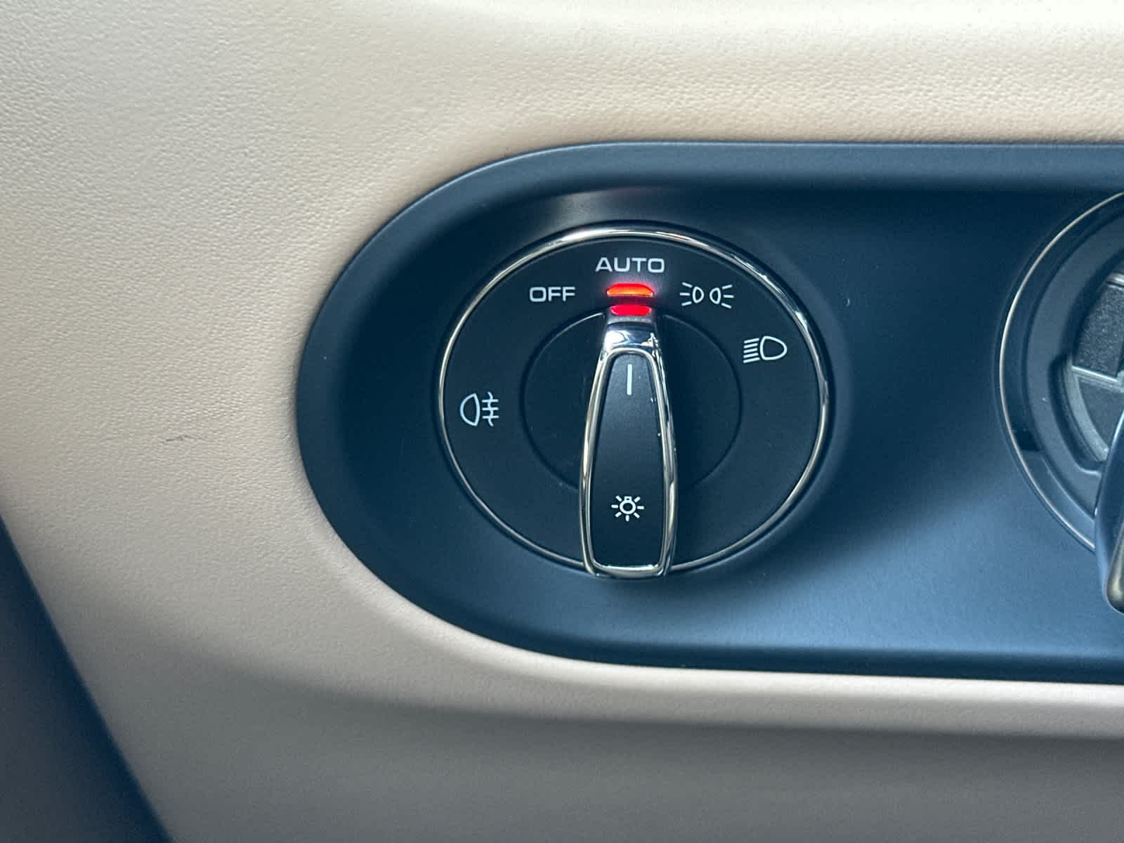 Thumbnail: 2026 Porsche Macan - 31