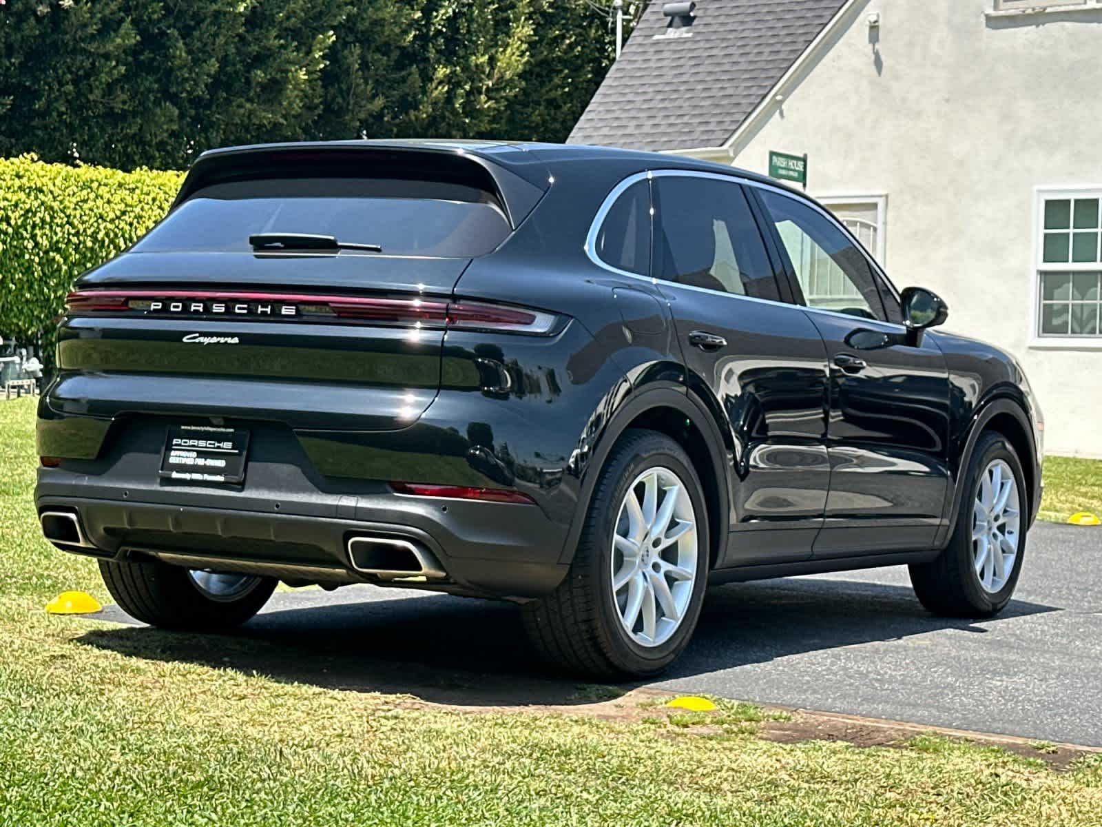Thumbnail: 2025 Porsche Cayenne - 8