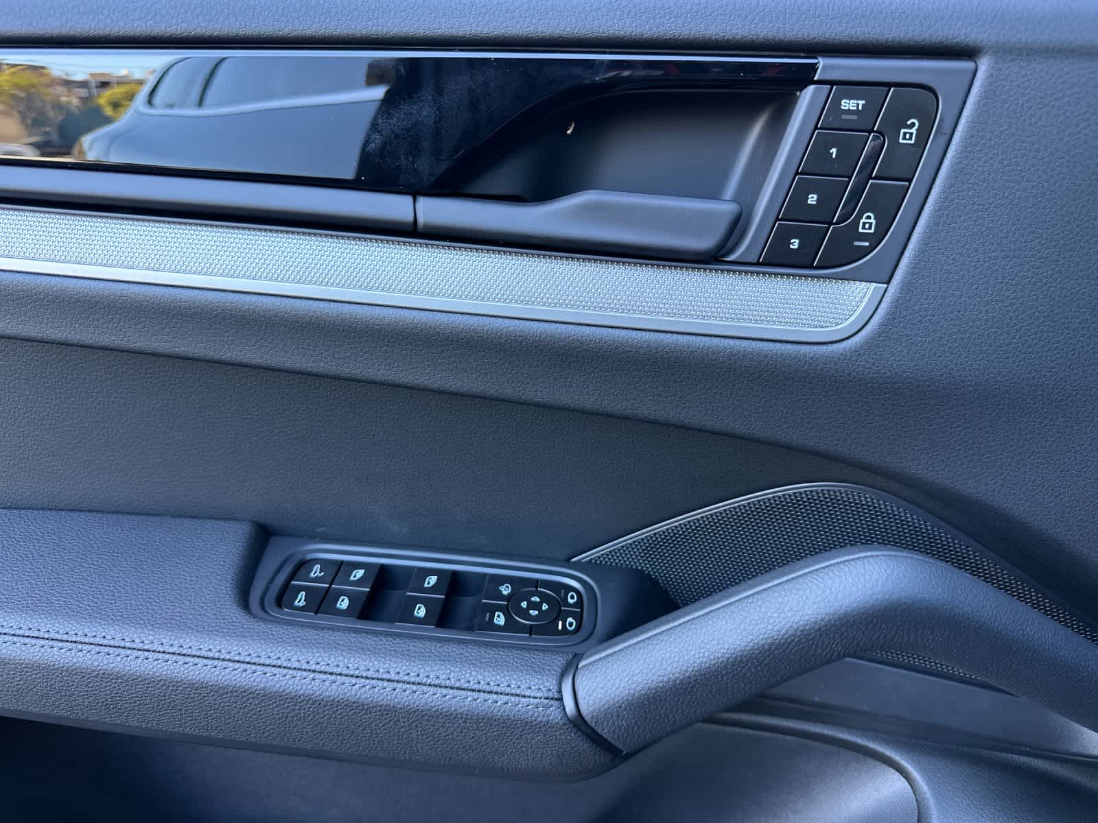 Thumbnail: 2026 Porsche Cayenne - 12