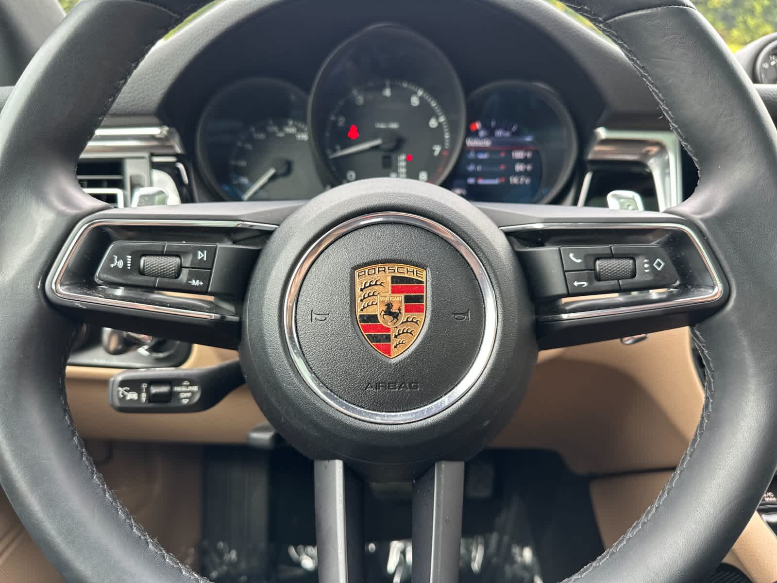 Thumbnail: 2025 Porsche Macan - 25