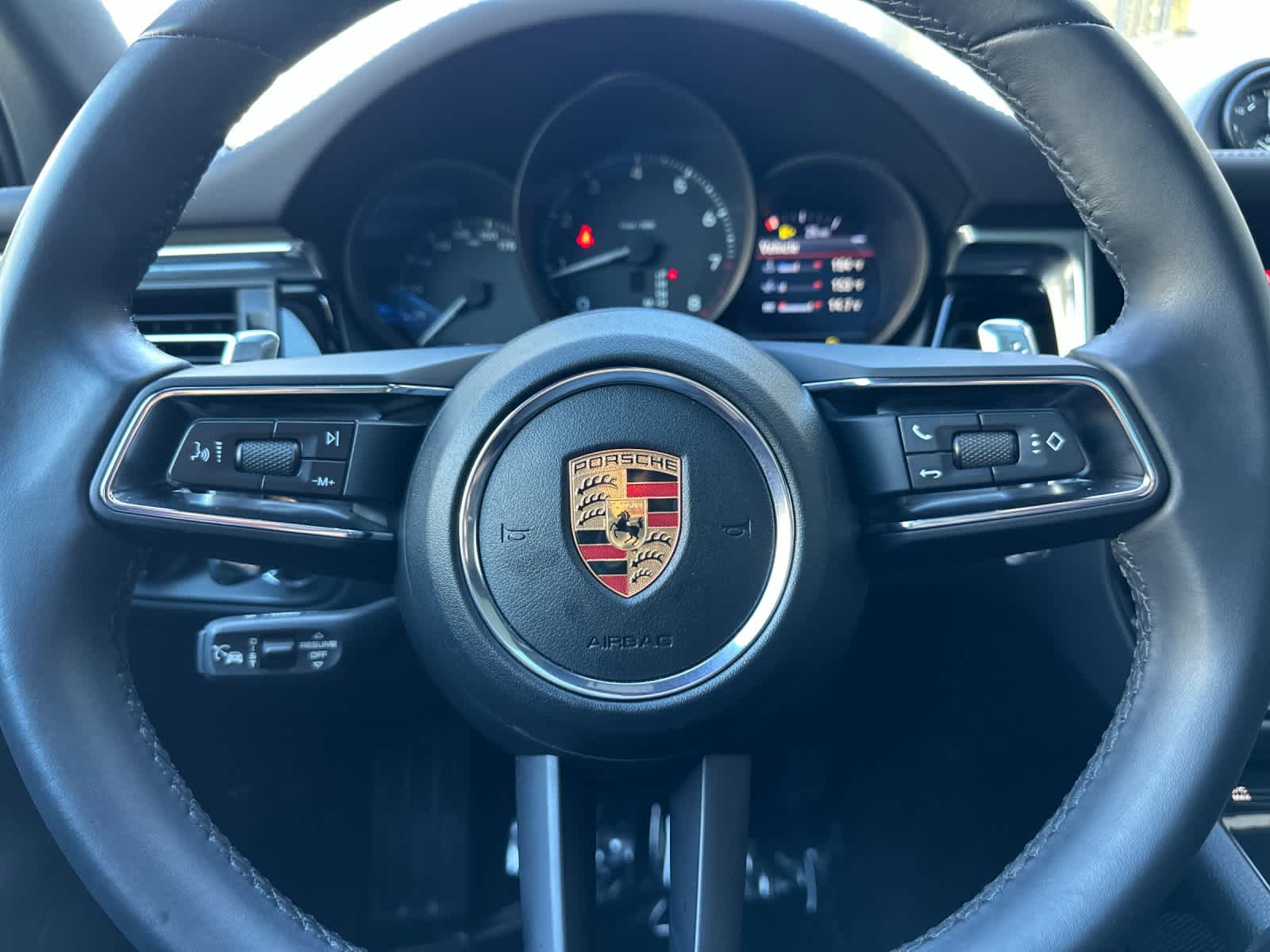 Thumbnail: 2025 Porsche Macan - 26