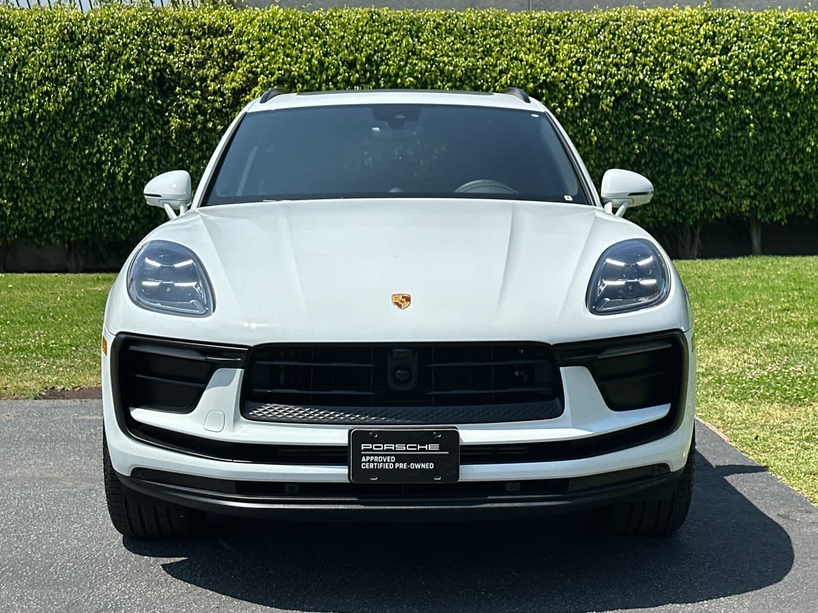 Thumbnail: 2026 Porsche Macan - 11