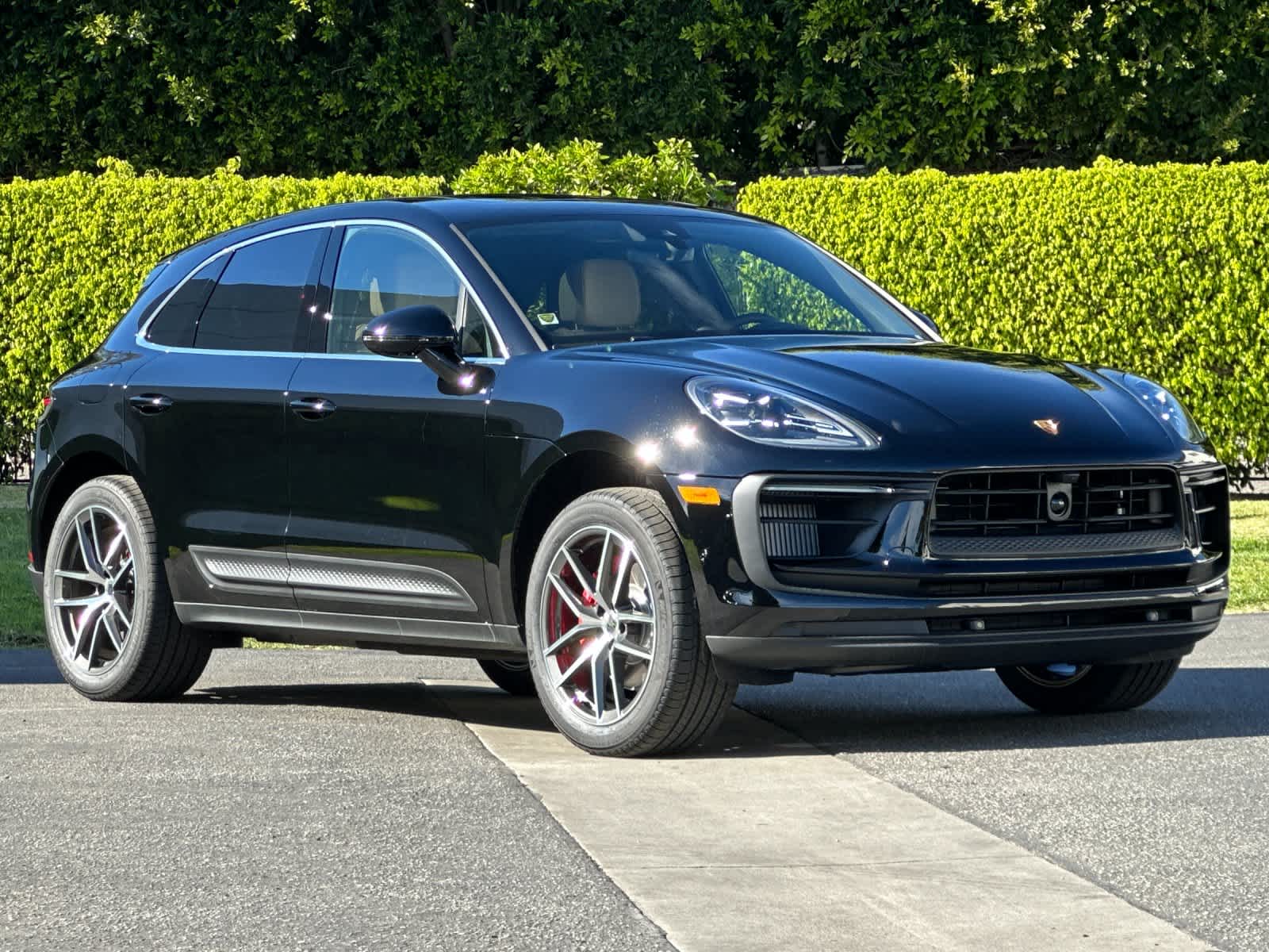 Thumbnail: 2026 Porsche Macan - 10