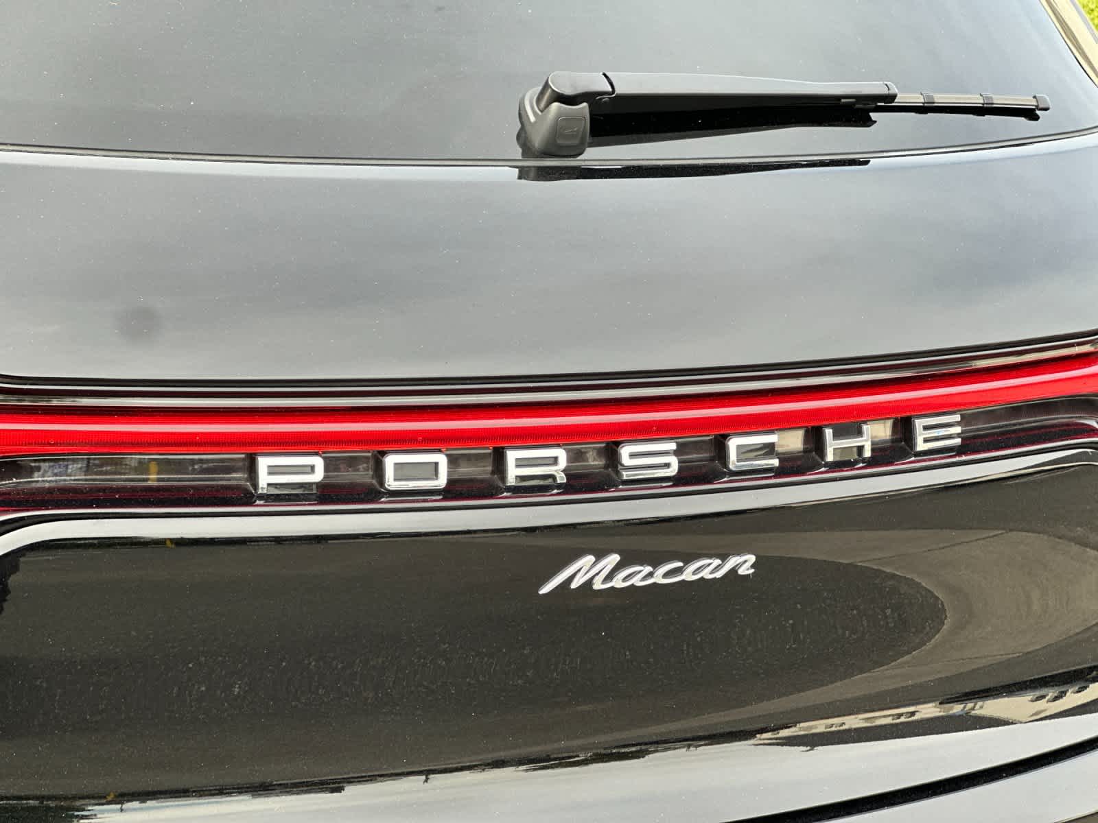 Thumbnail: 2025 Porsche Macan - 32