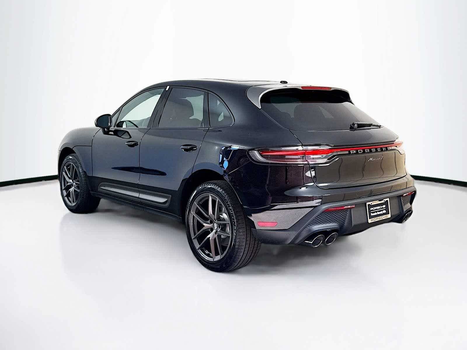 Thumbnail: 2025 Porsche Macan - 31