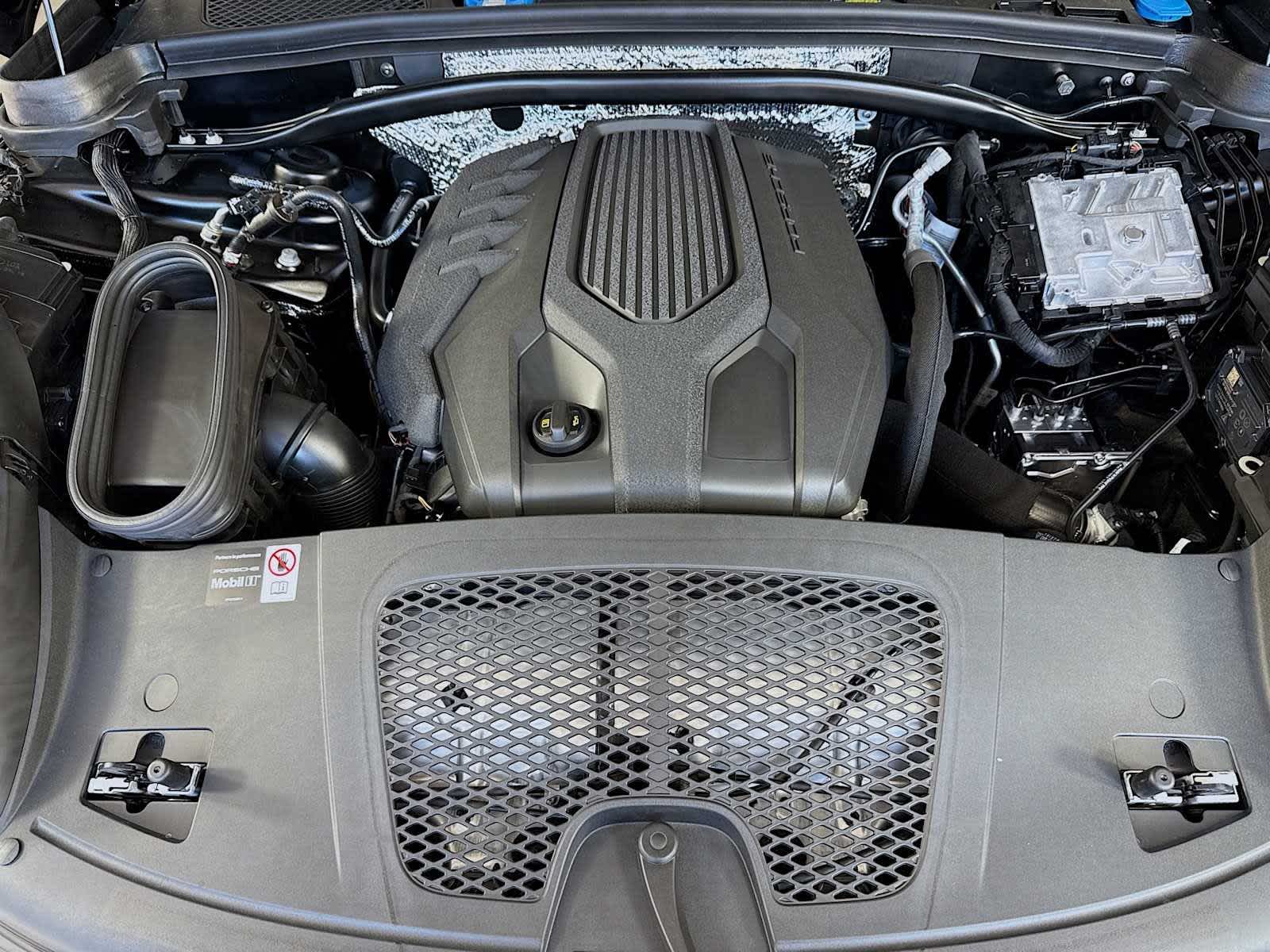 Thumbnail: 2025 Porsche Macan - 23