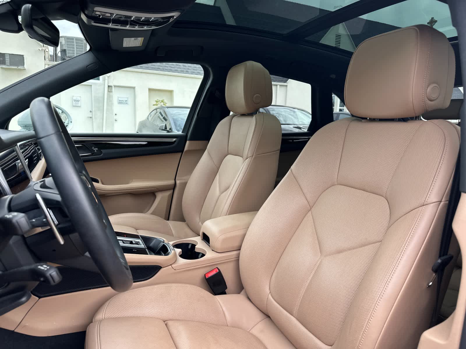 Thumbnail: 2025 Porsche Macan - 5