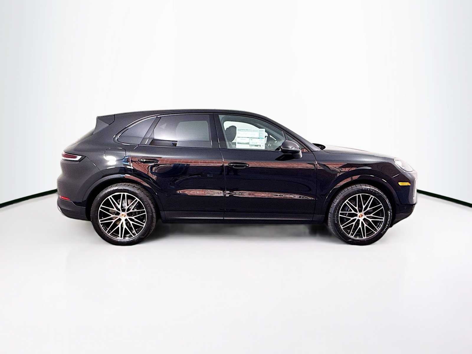 Thumbnail: 2025 Porsche Cayenne - 8