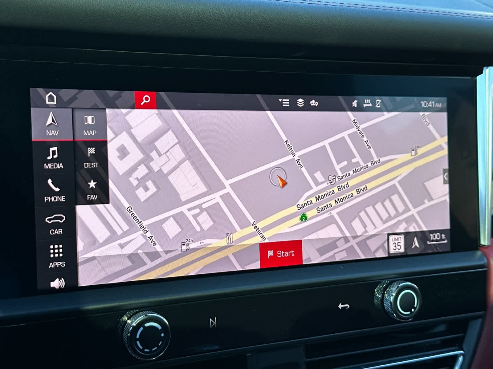 Thumbnail: 2022 Porsche Macan - 22