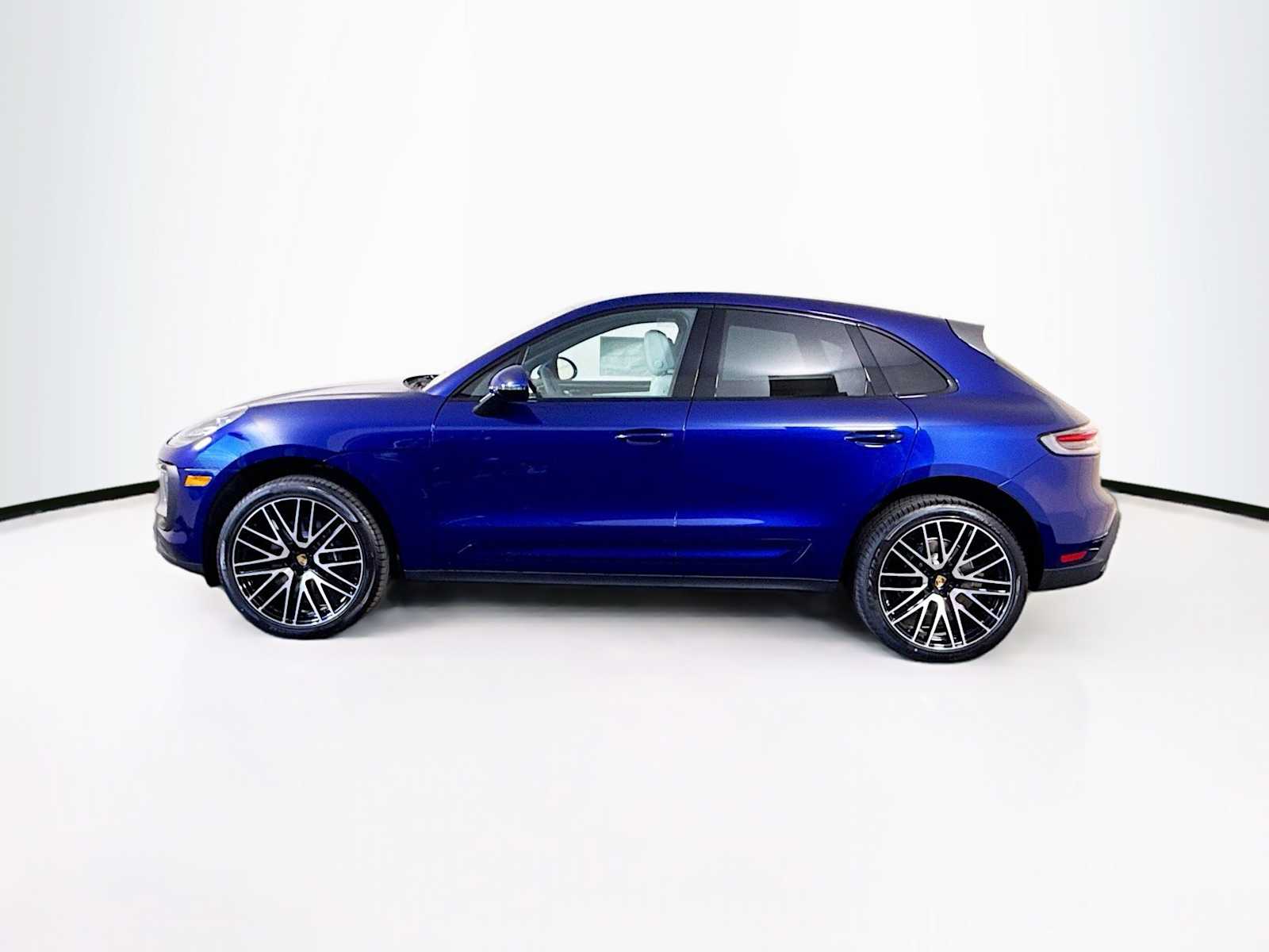 Thumbnail: 2026 Porsche Macan - 2
