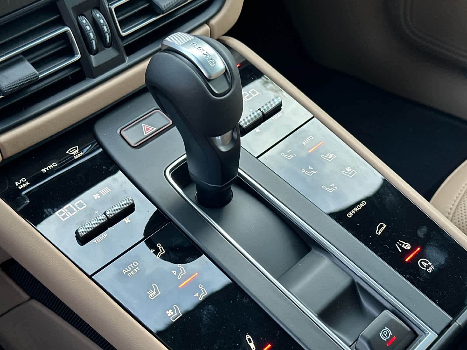 Thumbnail: 2026 Porsche Macan - 25