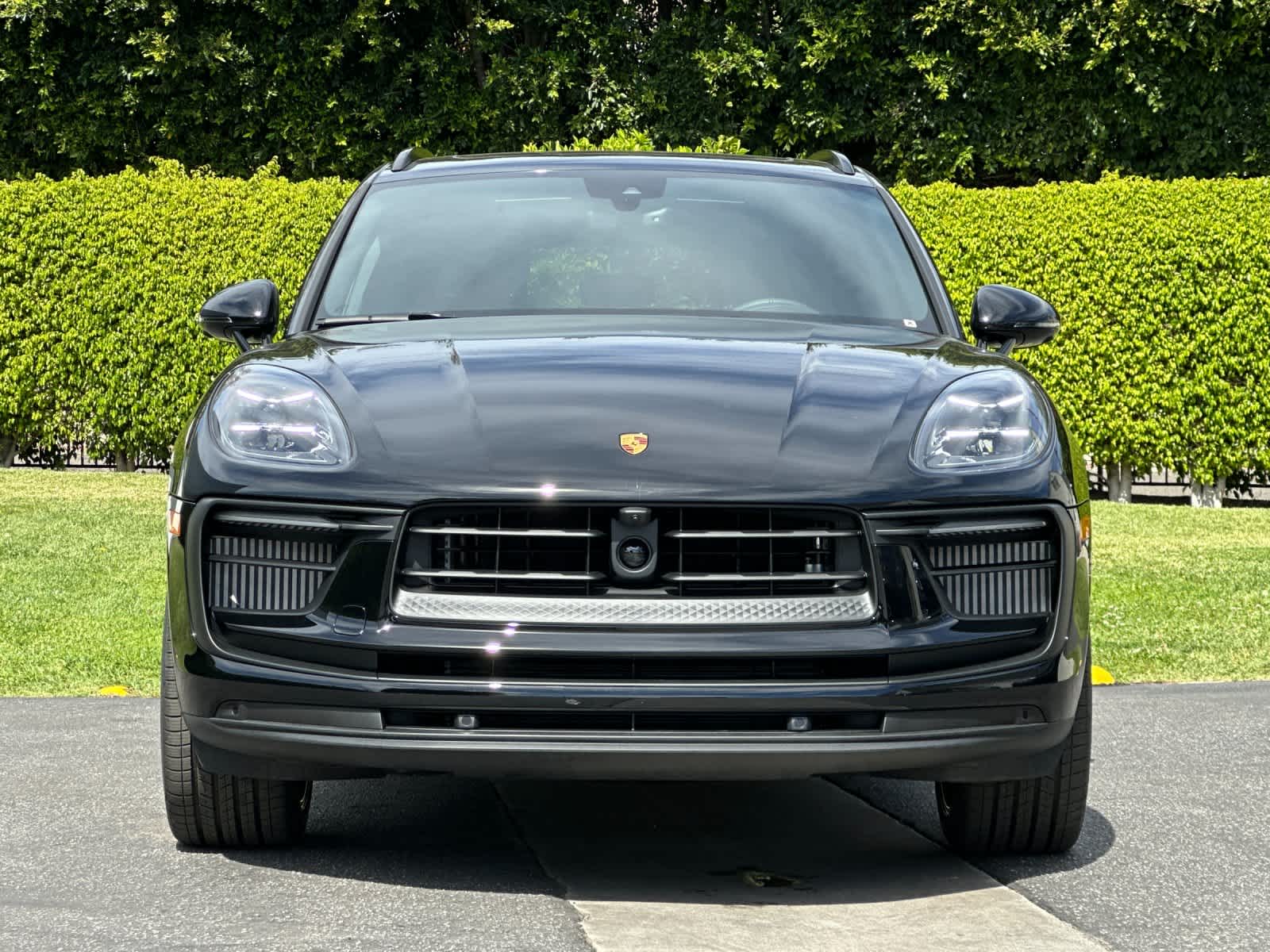 Thumbnail: 2026 Porsche Macan - 11