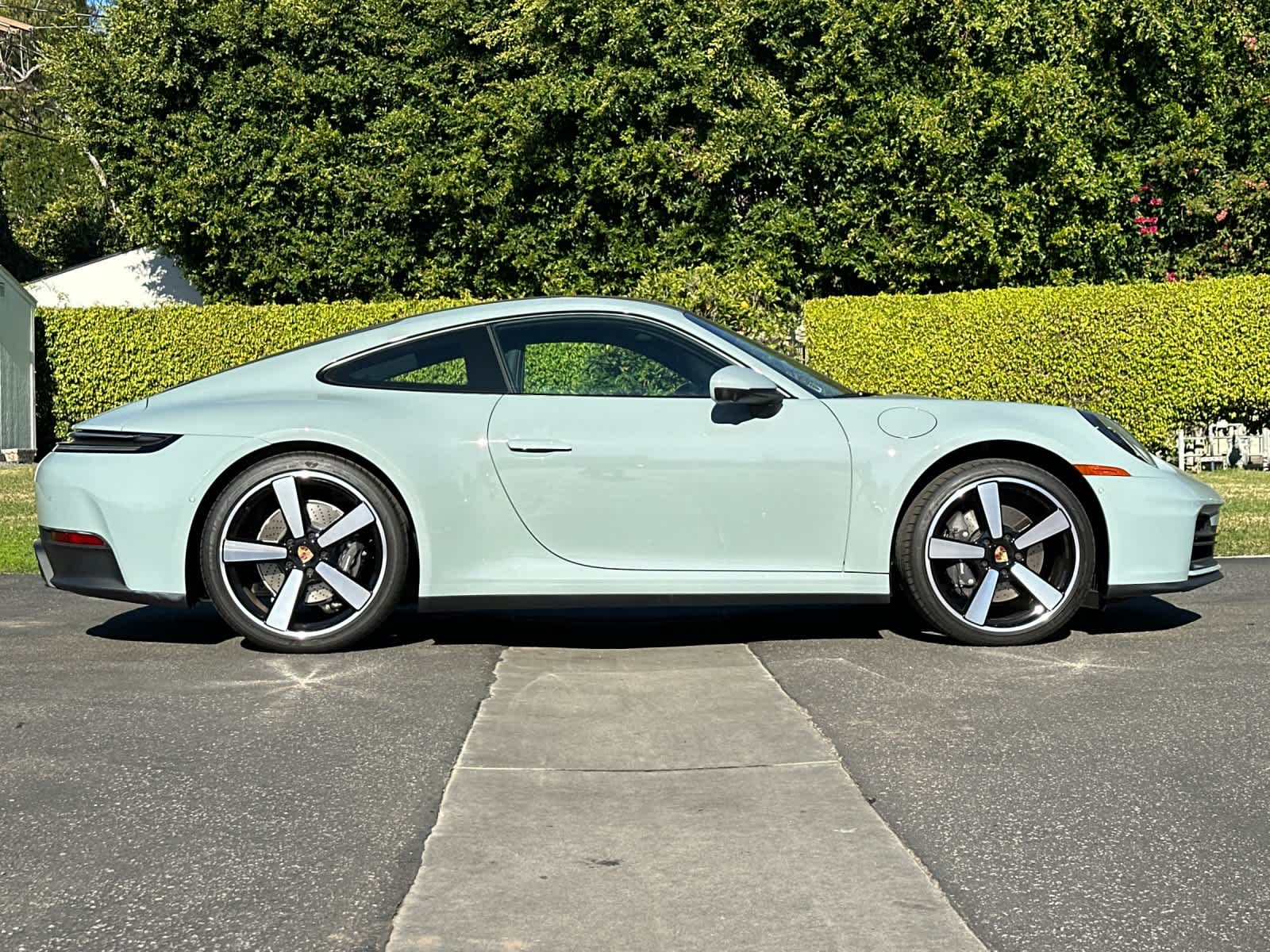 Thumbnail: 2025 Porsche 911 - 8