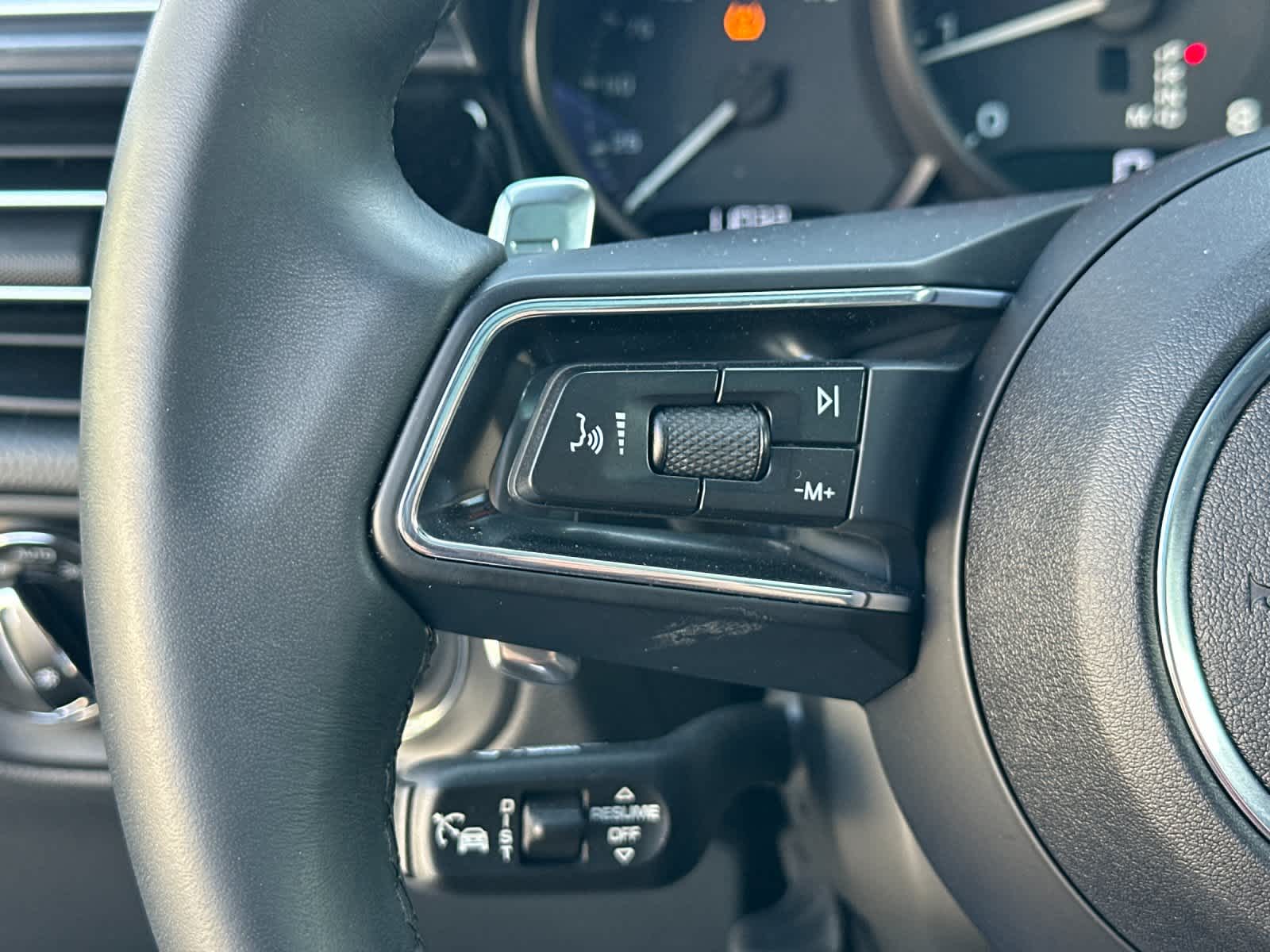 Thumbnail: 2025 Porsche Macan - 26