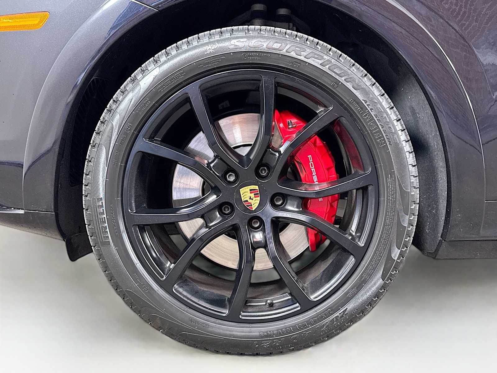 Thumbnail: 2022 Porsche Cayenne - 25