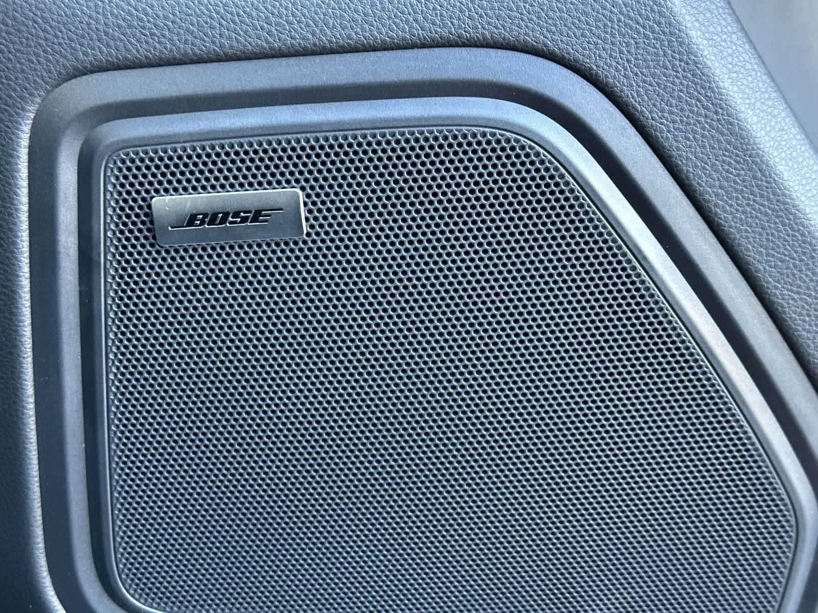 Thumbnail: 2026 Porsche Macan - 20