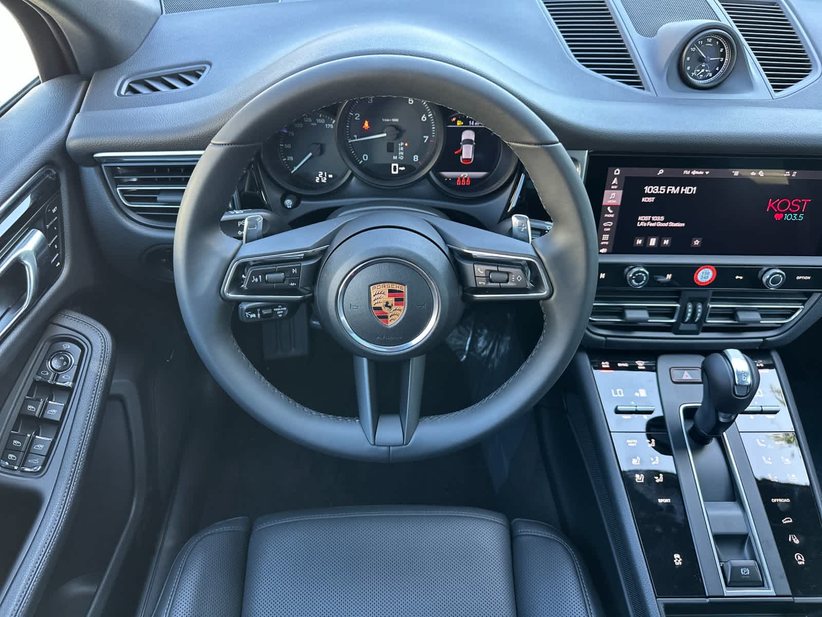 Thumbnail: 2026 Porsche Macan - 15