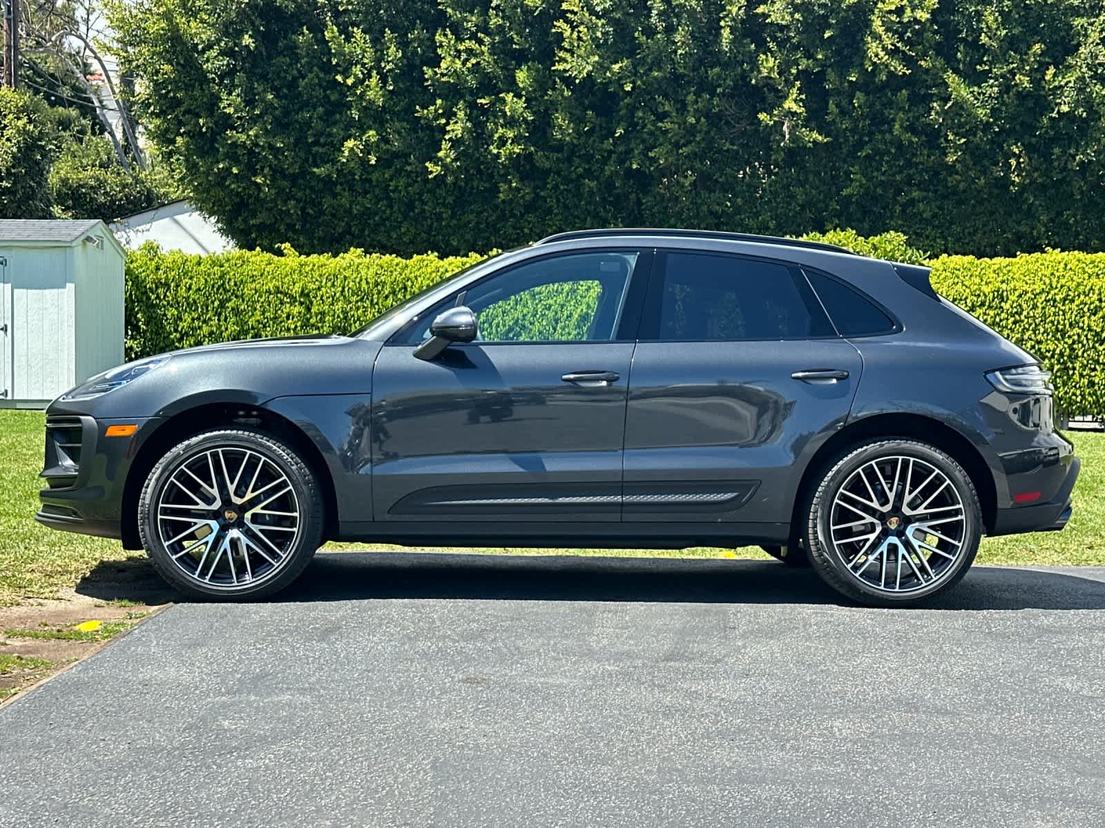 Thumbnail: 2026 Porsche Macan - 2