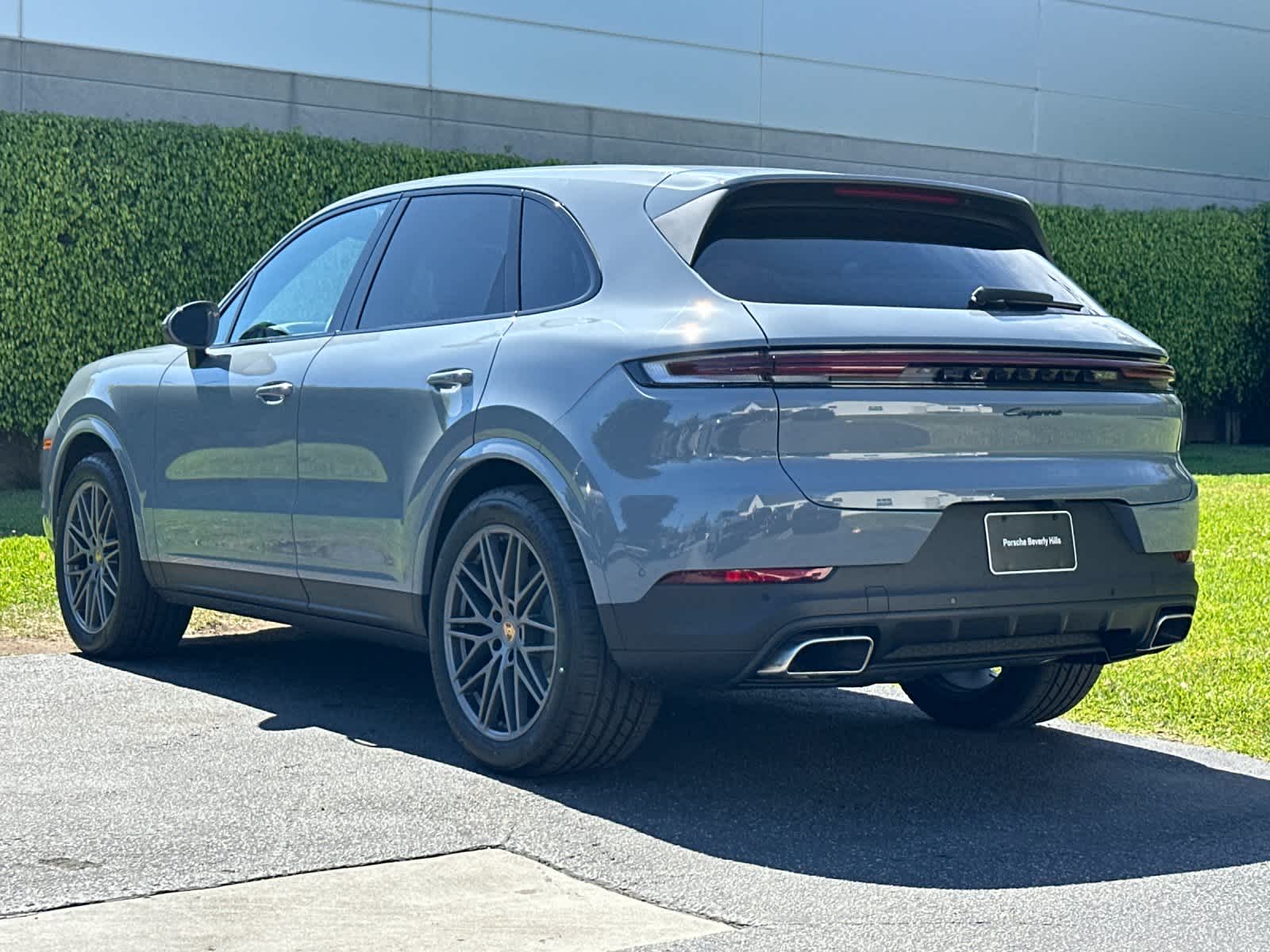 Thumbnail: 2026 Porsche Cayenne - 3