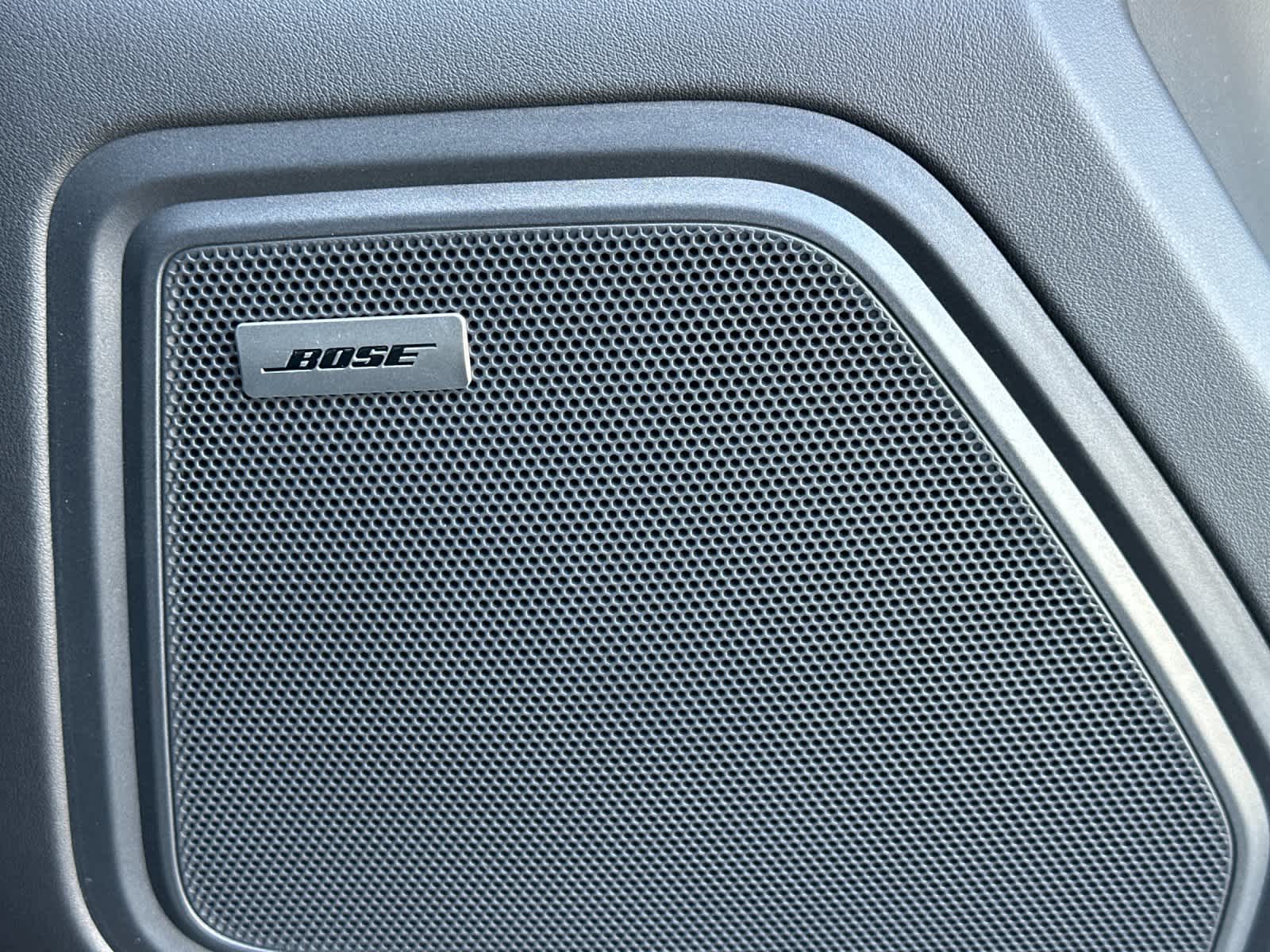 Thumbnail: 2026 Porsche Macan - 20