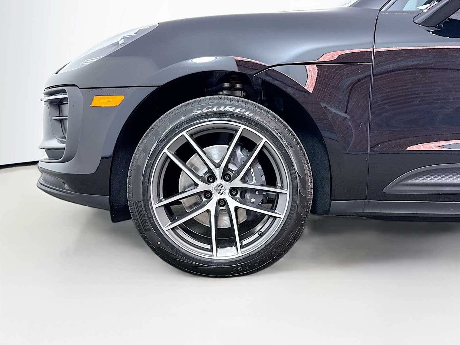 Thumbnail: 2025 Porsche Macan - 24