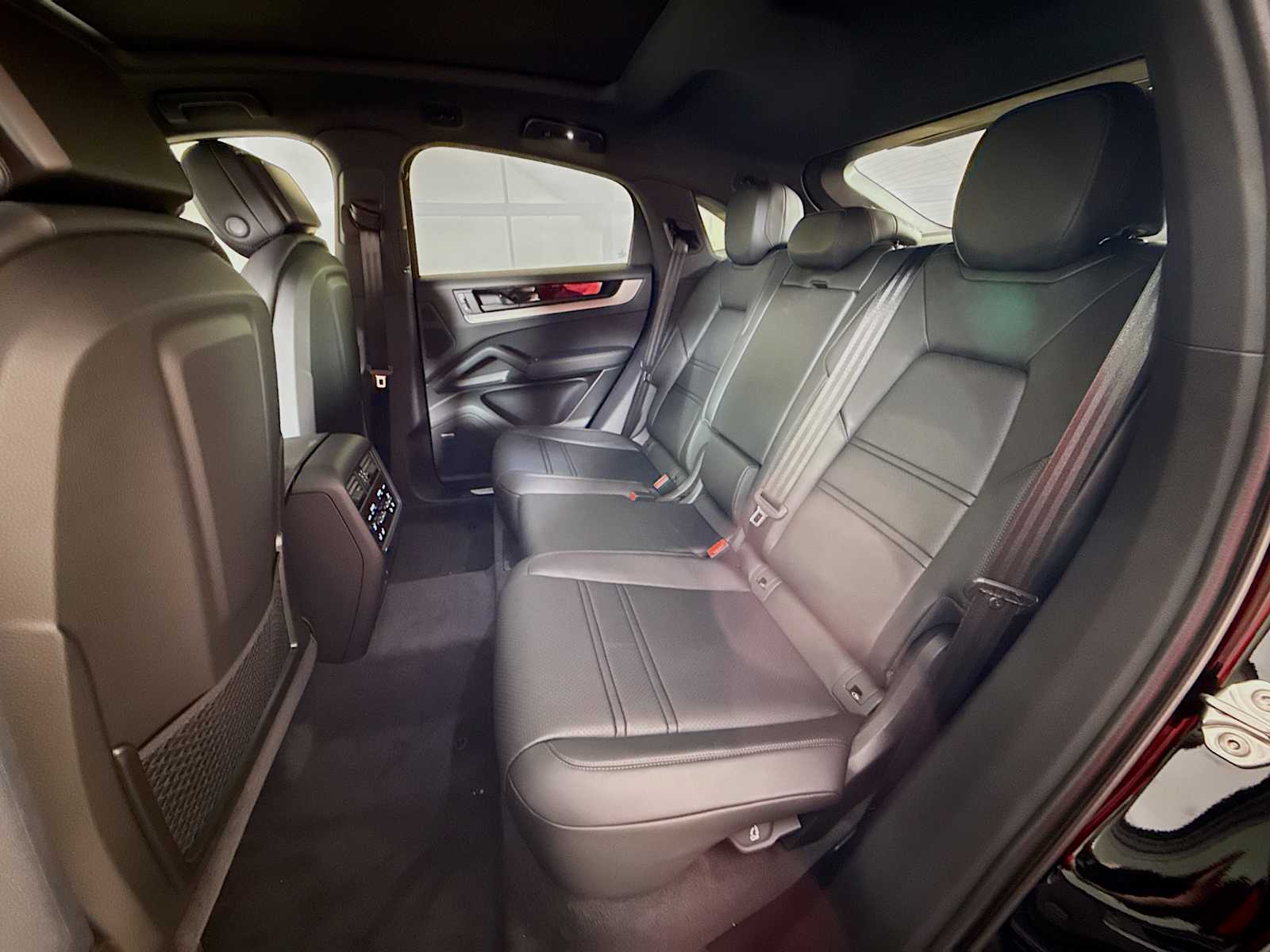 Thumbnail: 2026 Porsche Cayenne - 17