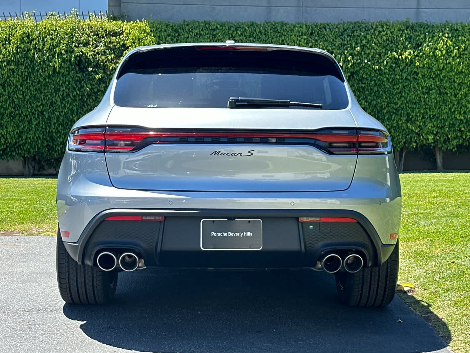 Thumbnail: 2026 Porsche Macan - 7