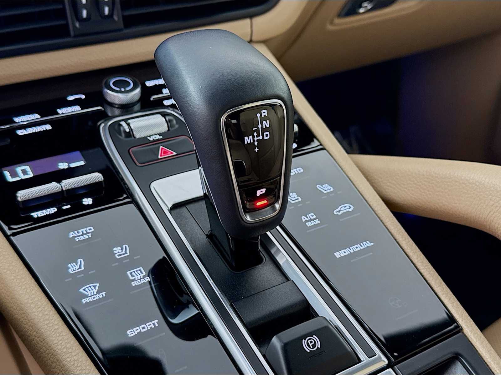 Thumbnail: 2020 Porsche Cayenne - 14