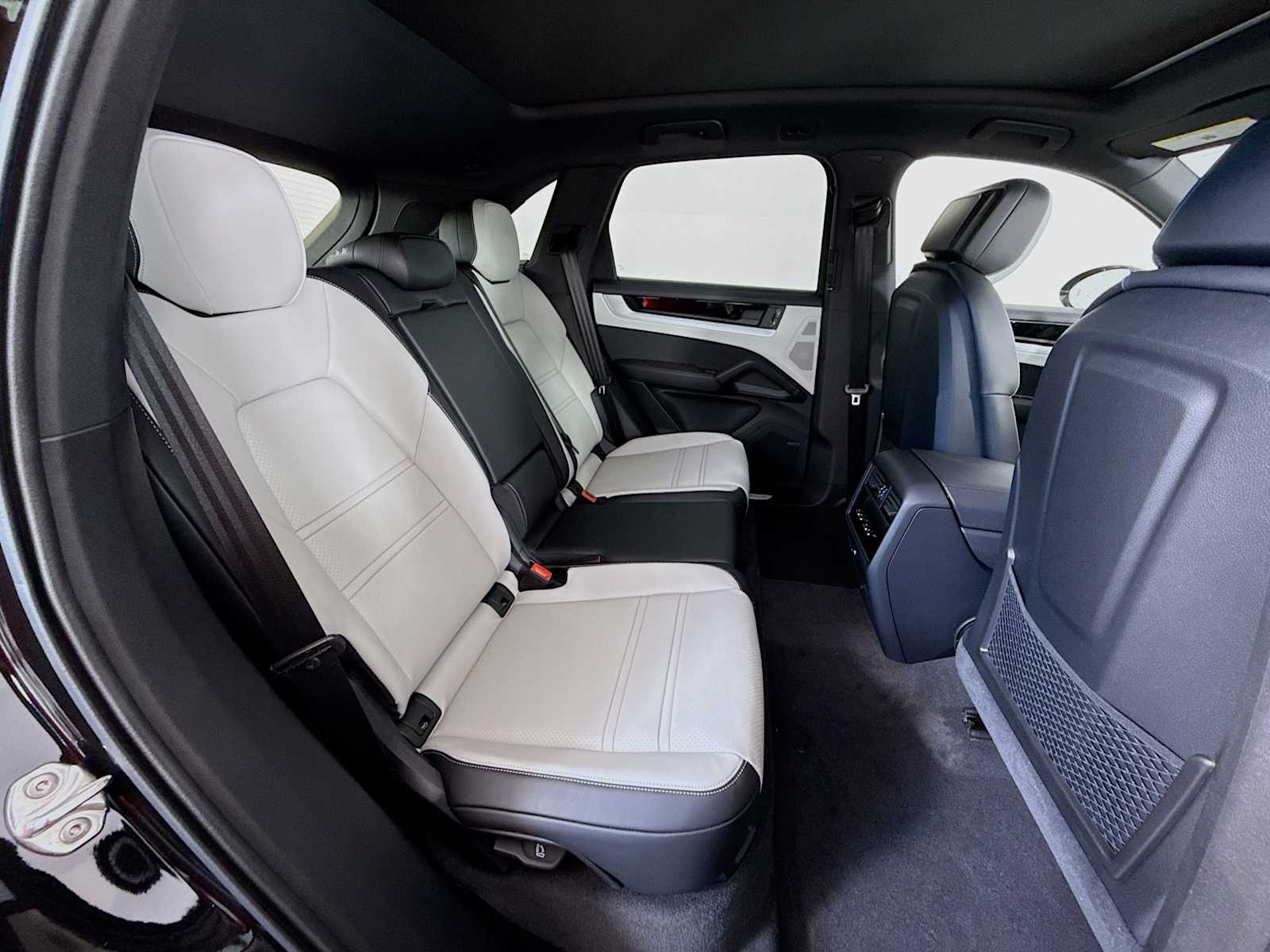 Thumbnail: 2026 Porsche Cayenne - 20