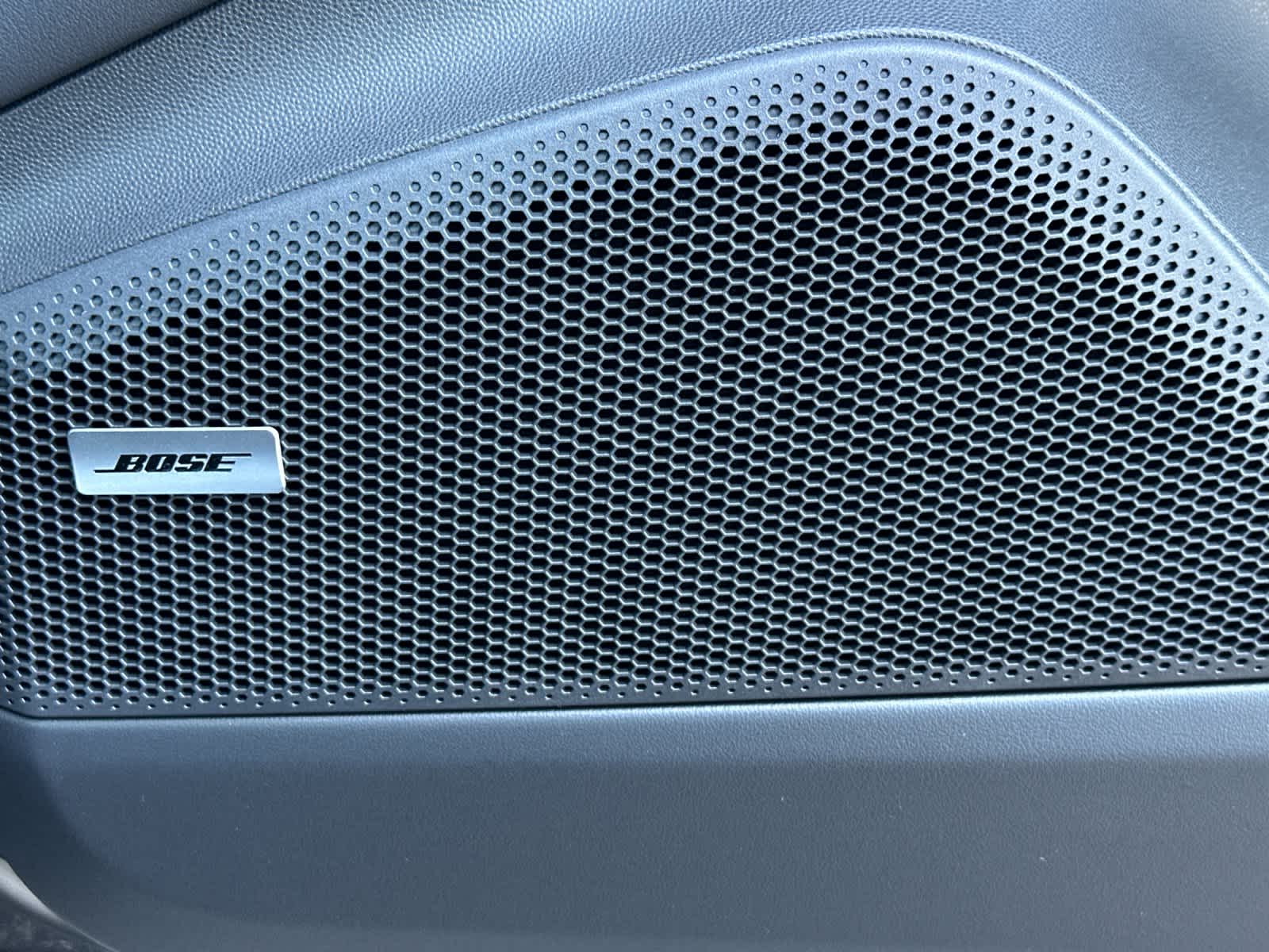 Thumbnail: 2026 Porsche Macan - 20