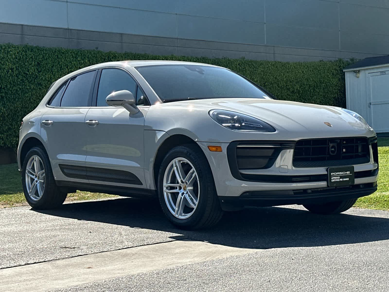 Thumbnail: 2025 Porsche Macan - 9